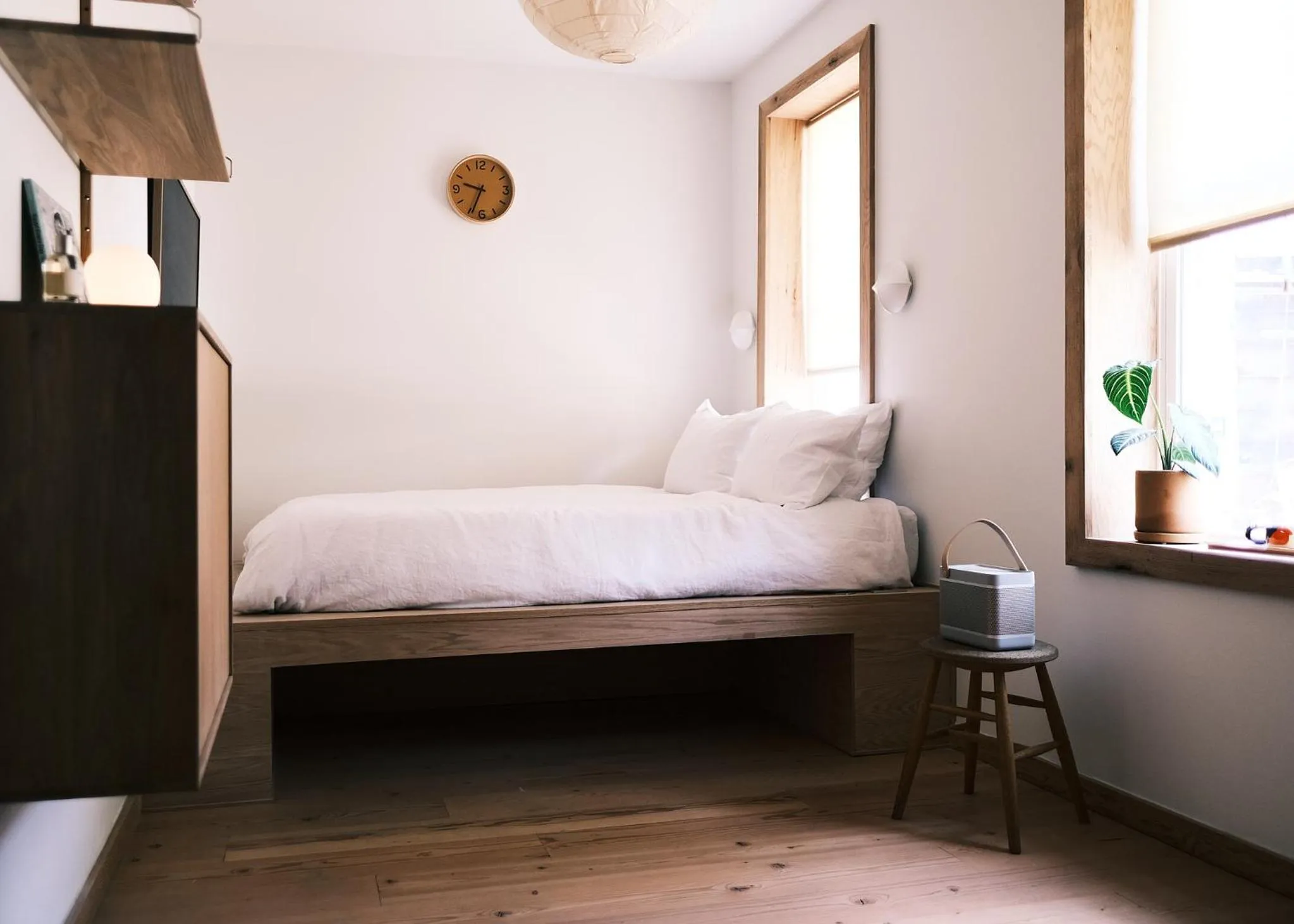 Bed in guesthouse by good neighbor