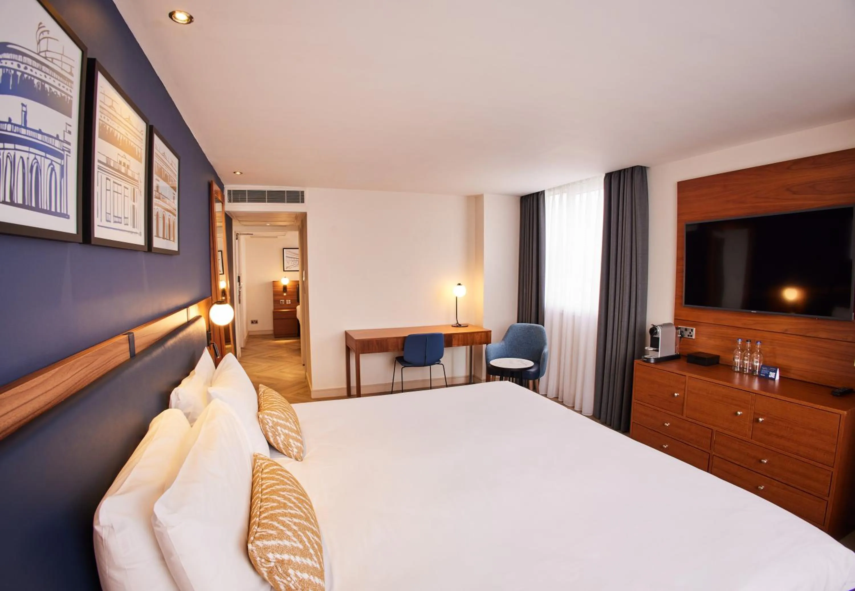 Bed in Thistle London Hyde Park Kensington Gardens