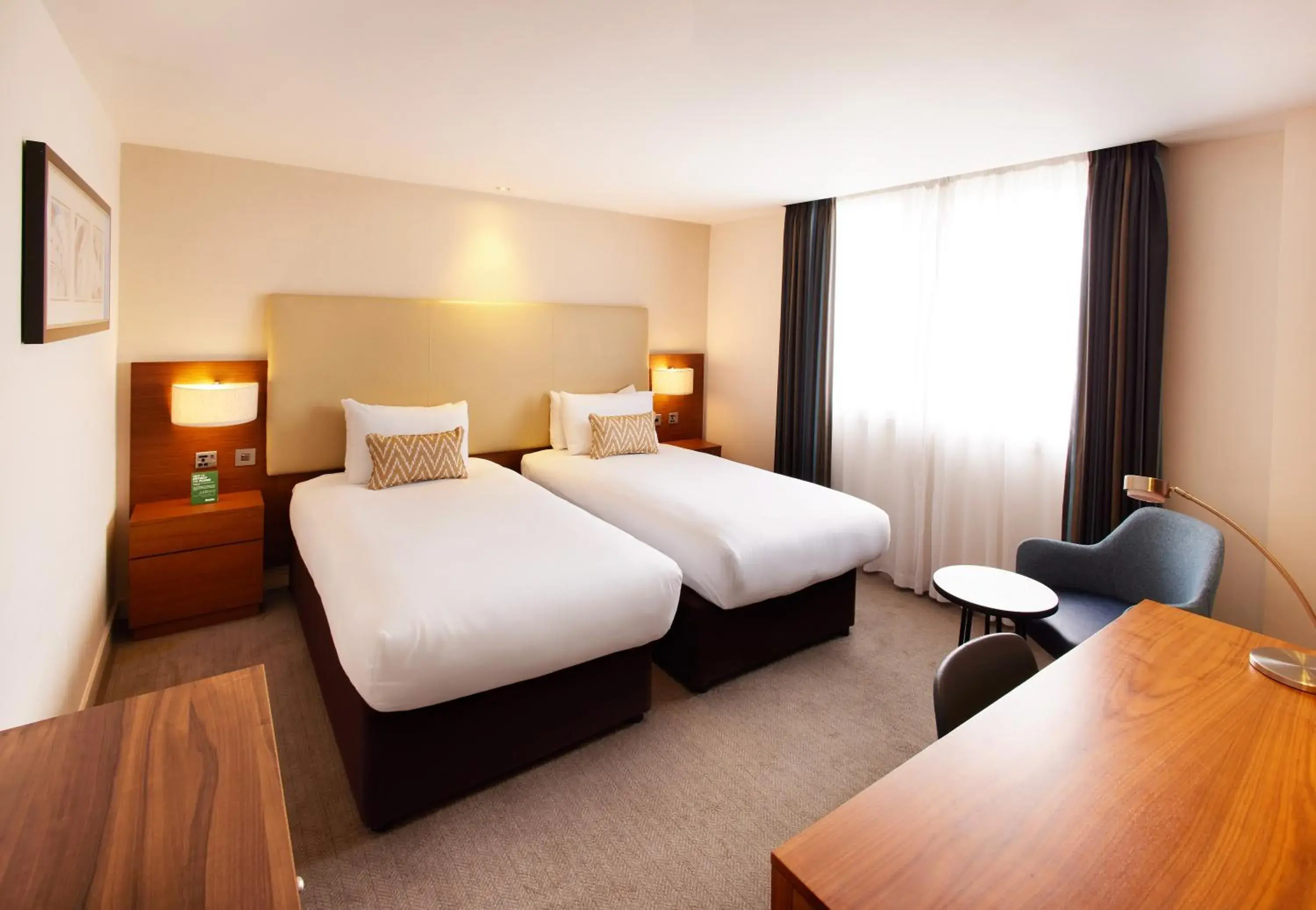 Standard Twin Room in Thistle London Hyde Park Kensington Gardens Standard Twin Room in Thistle London Hyde Park Kensington Gardens