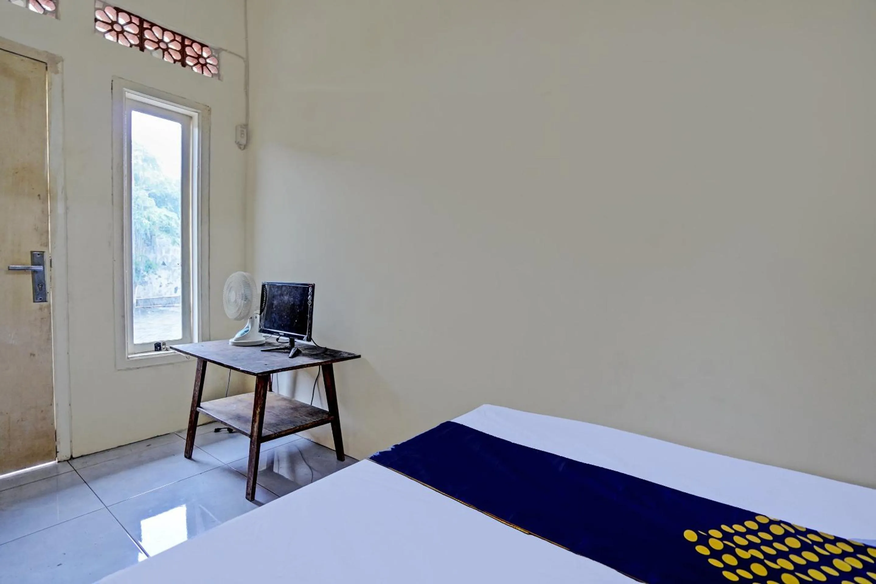 Bedroom, Bed in Hotel O Tanjung Indah Homestay Syariah