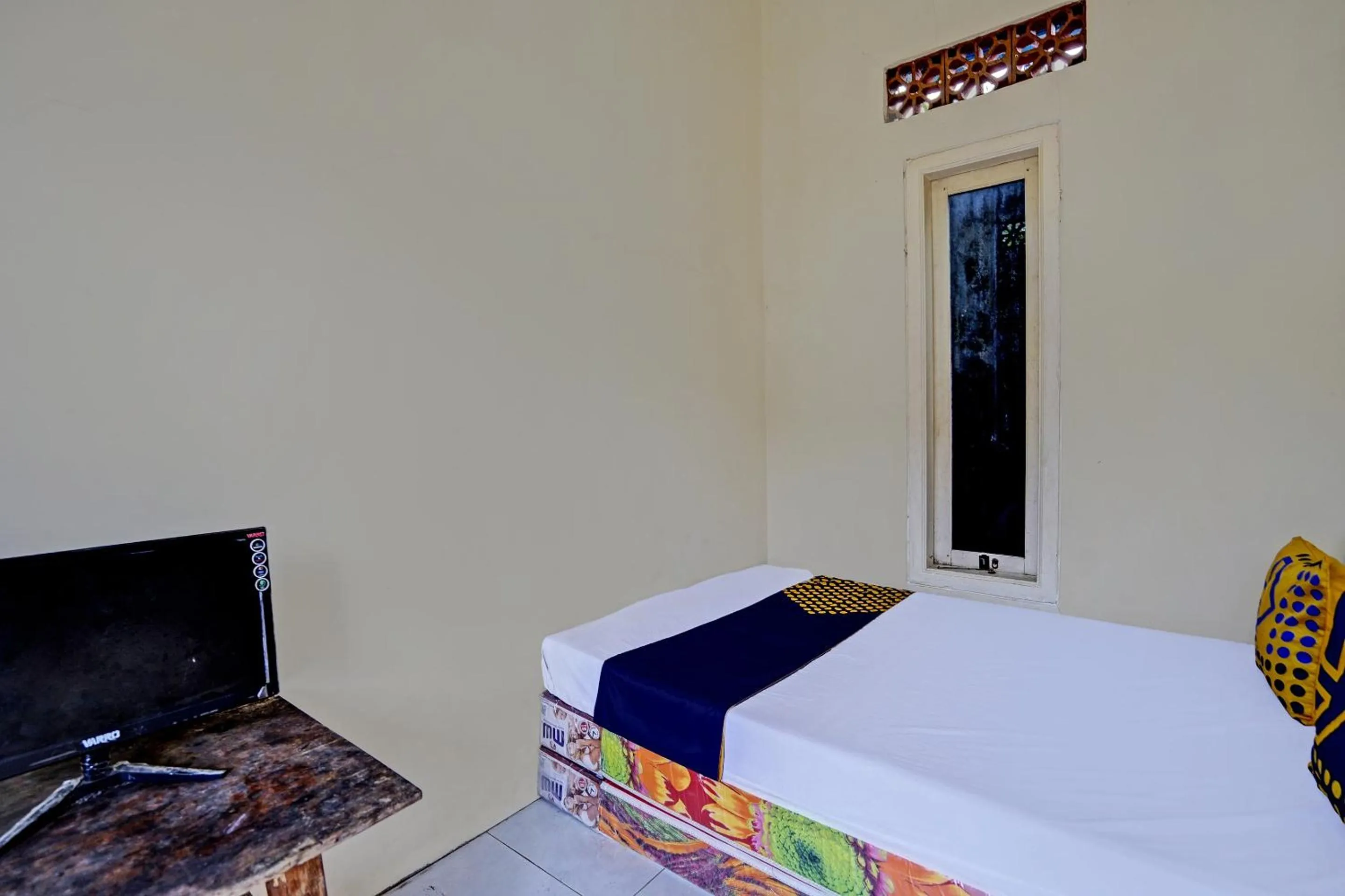 Bedroom, Bed in Hotel O Tanjung Indah Homestay Syariah