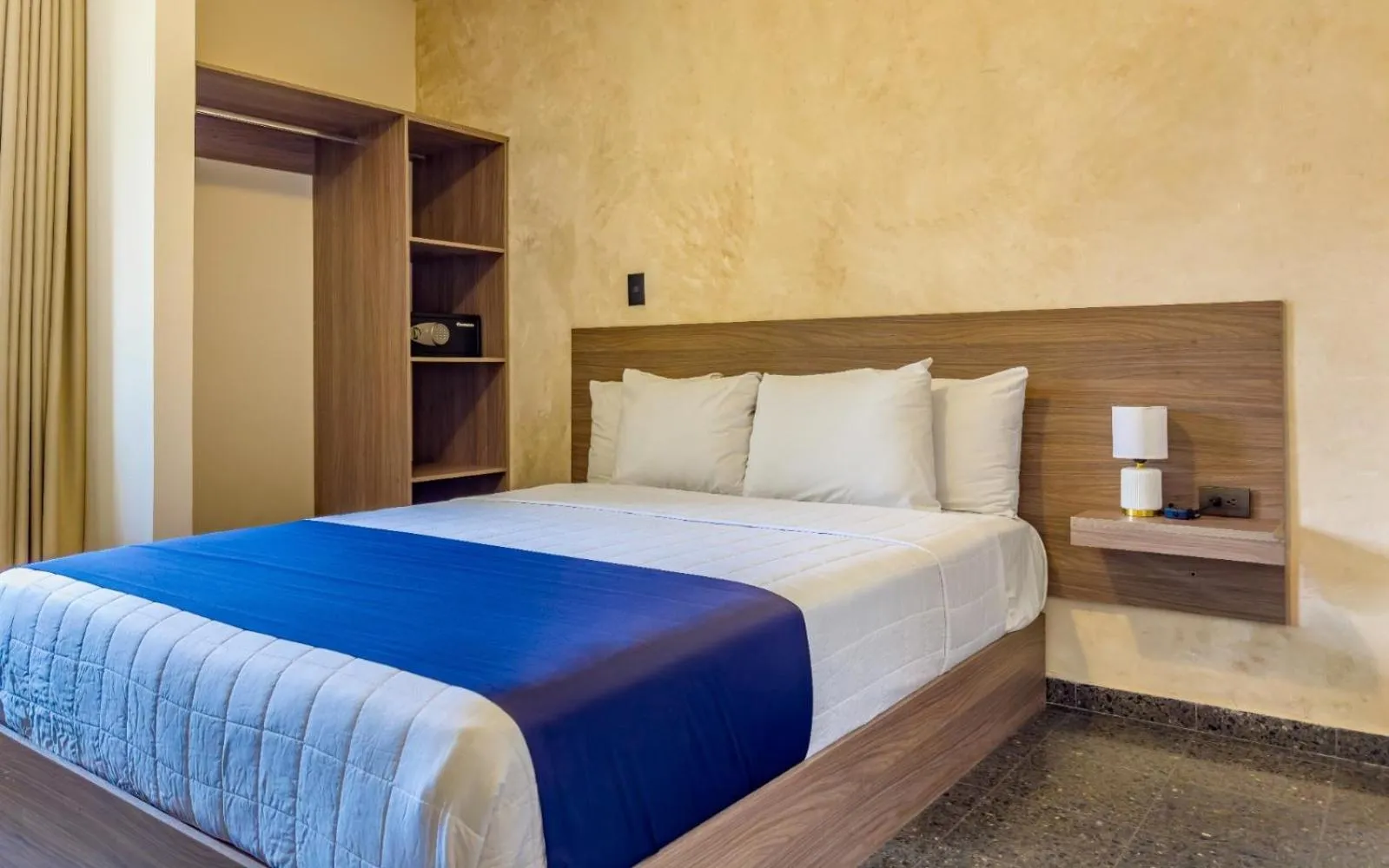 Bed in Cardedeu Suites