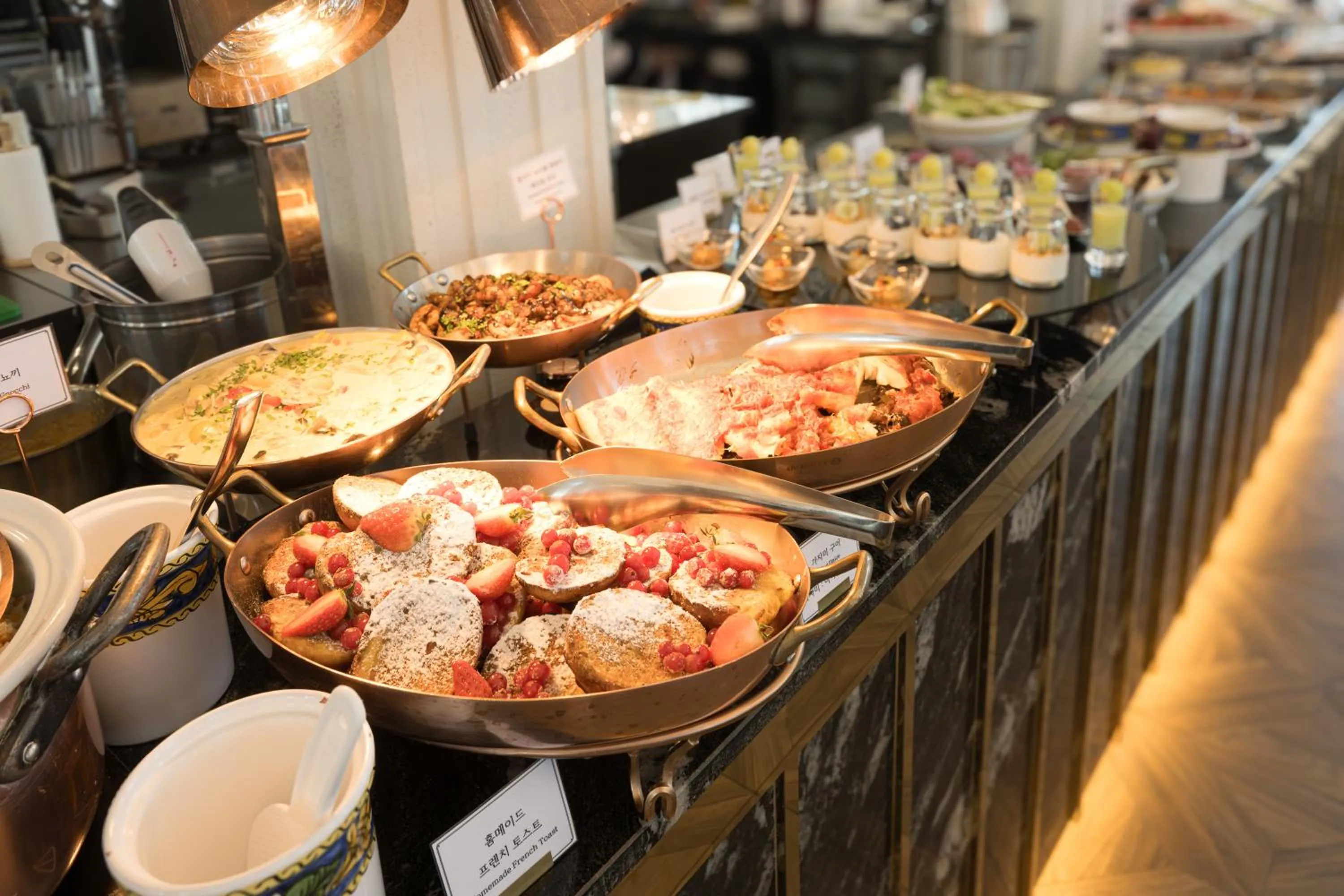 Restaurant/places to eat in The Siena Resort