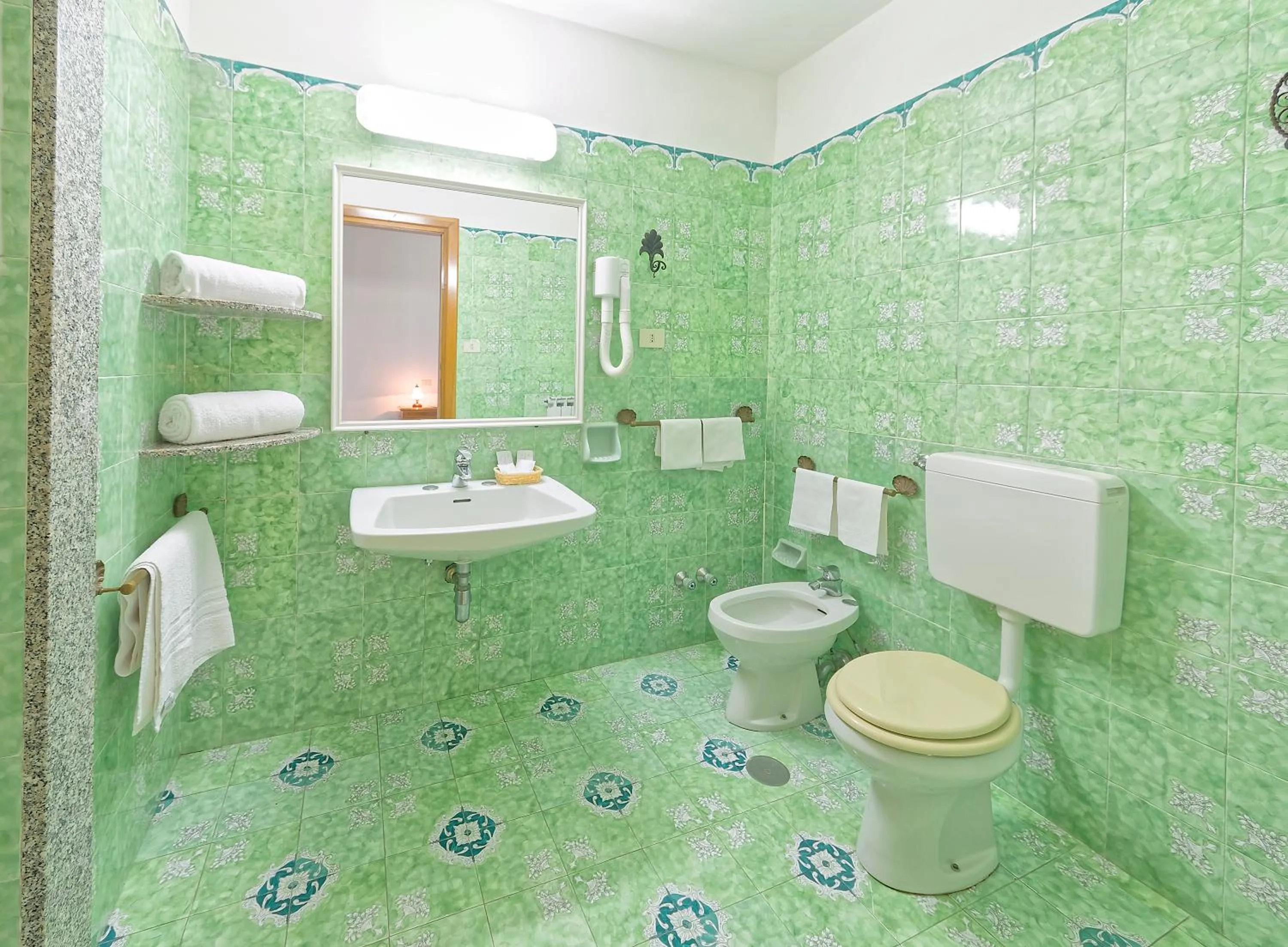 Bathroom in Hotel Zaro