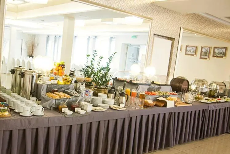 Breakfast in Hotel Miodowy Młyn