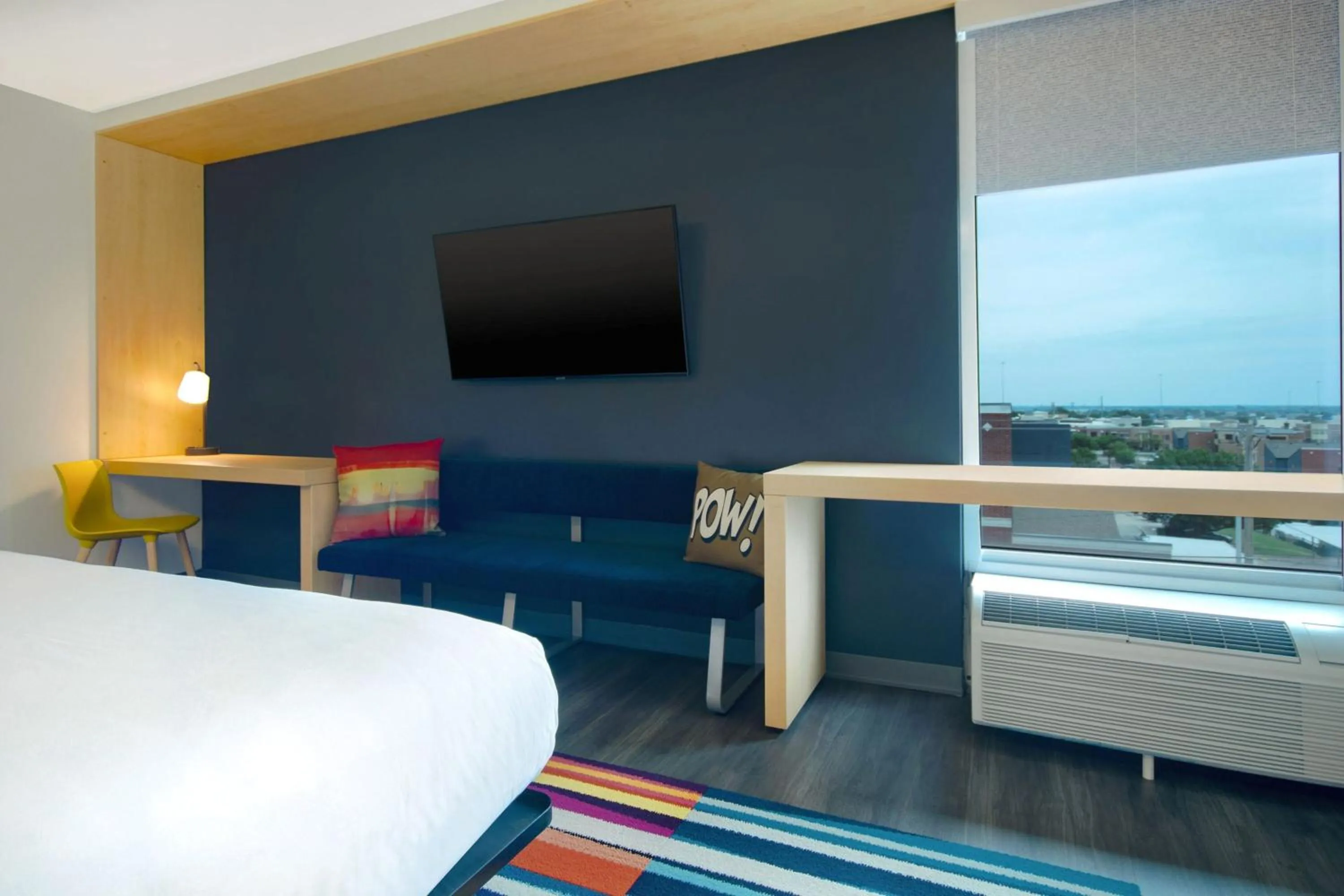 Photo of the whole room, Bed in Aloft Oklahoma City Downtown – Bricktown