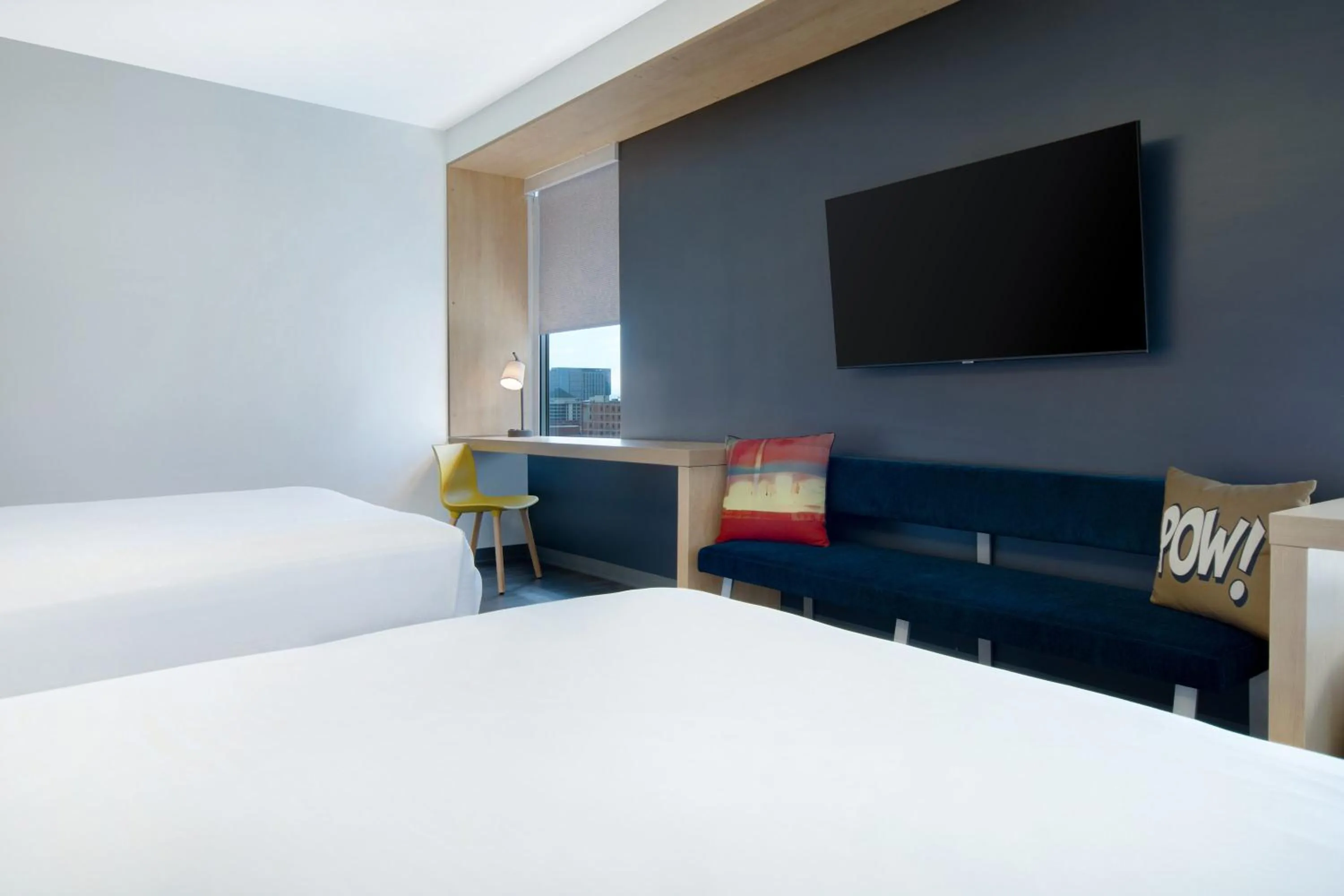 Bed in Aloft Oklahoma City Downtown – Bricktown