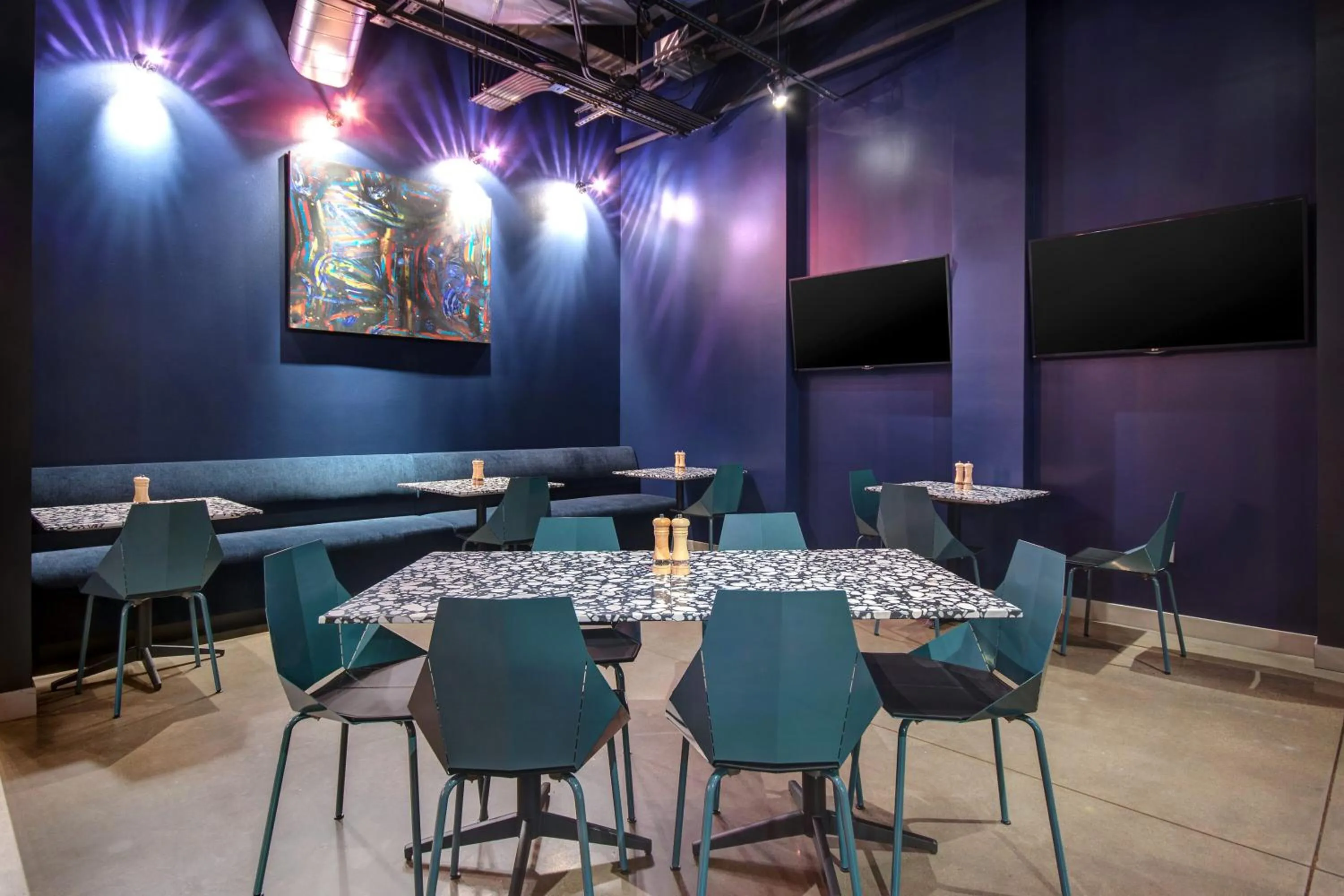 Restaurant/places to eat in Aloft Oklahoma City Downtown – Bricktown