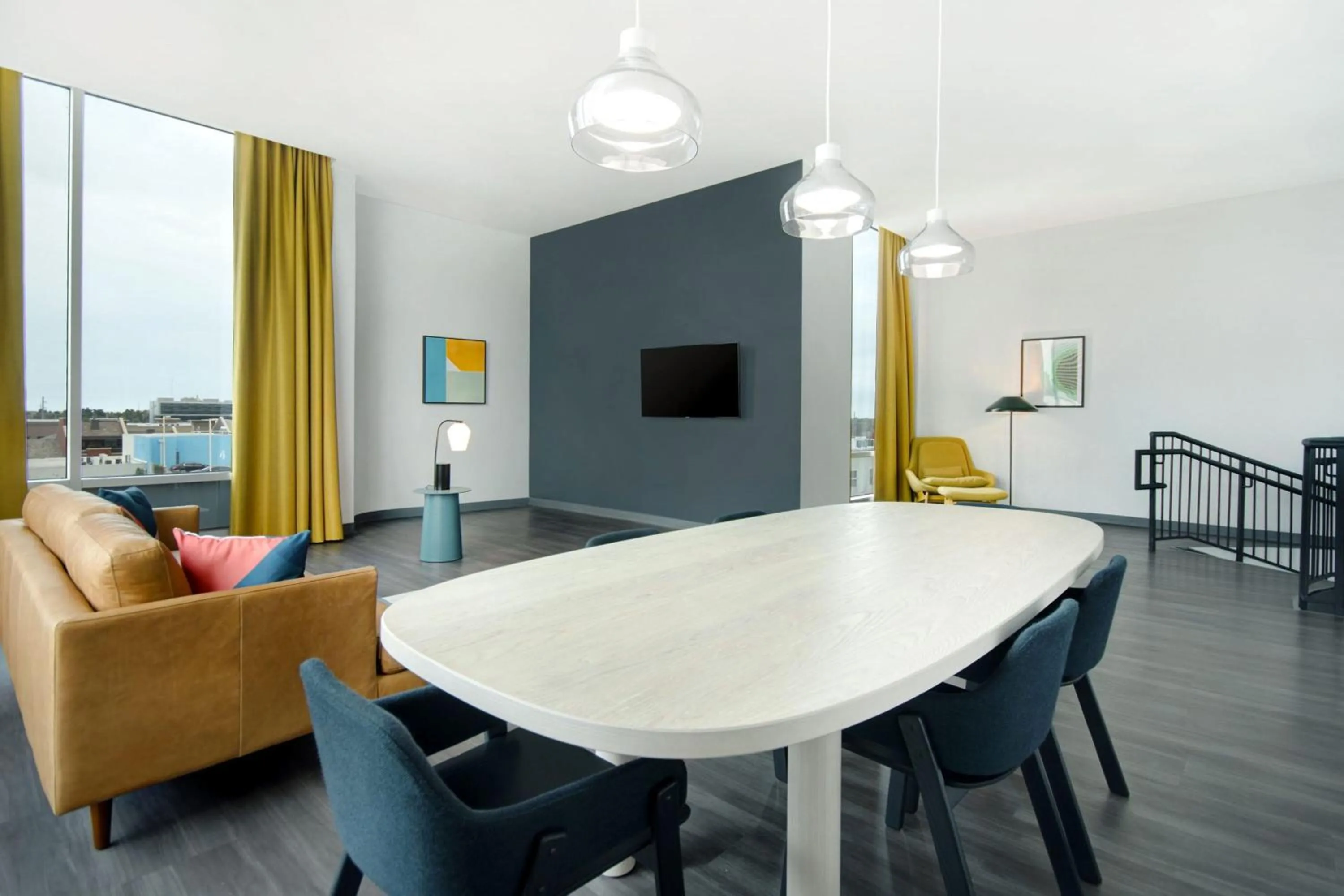 Photo of the whole room in Aloft Oklahoma City Downtown – Bricktown