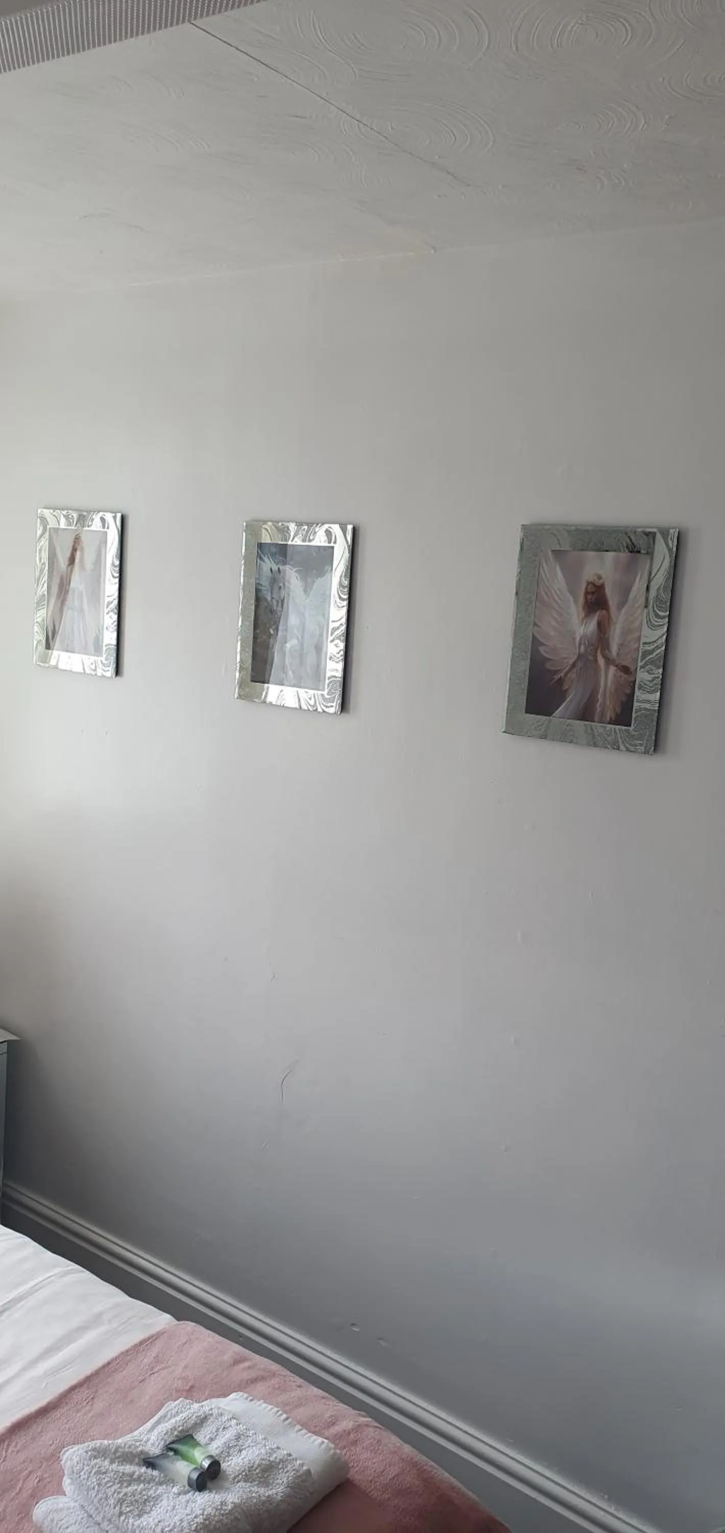 Decorative detail, Bed in Rocklea Hotel