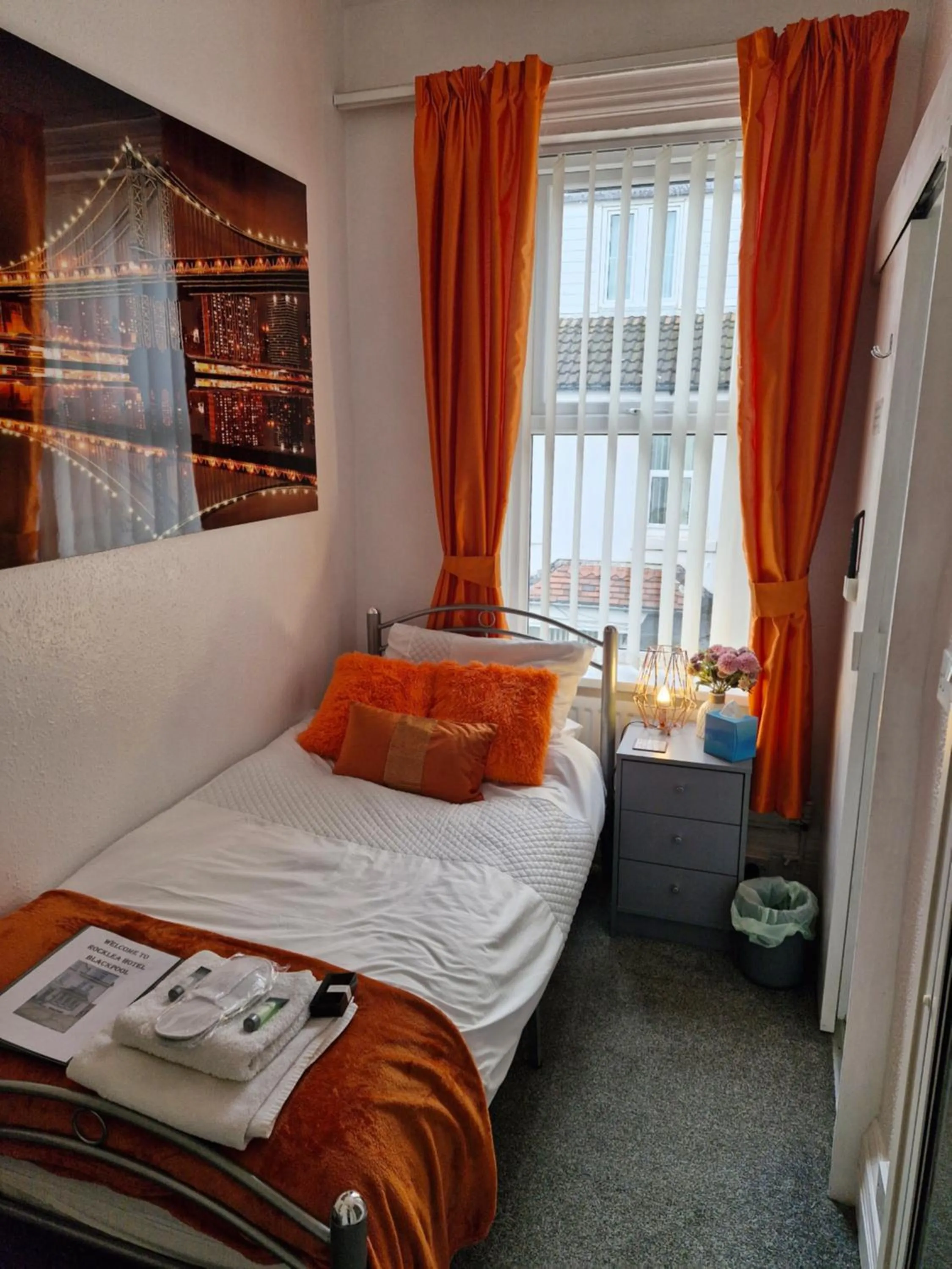 Bed in Rocklea Hotel