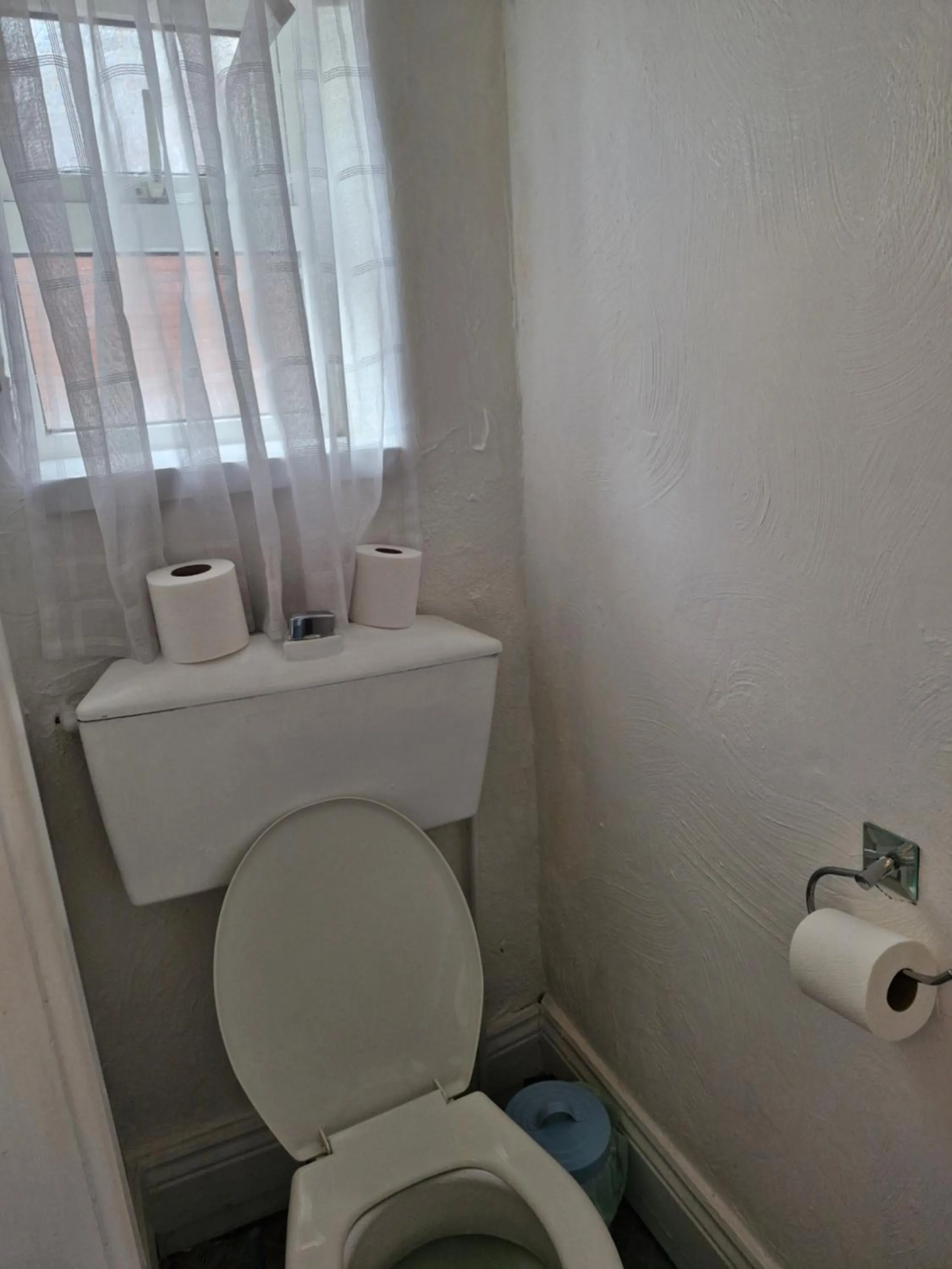 Toilet in Rocklea Hotel