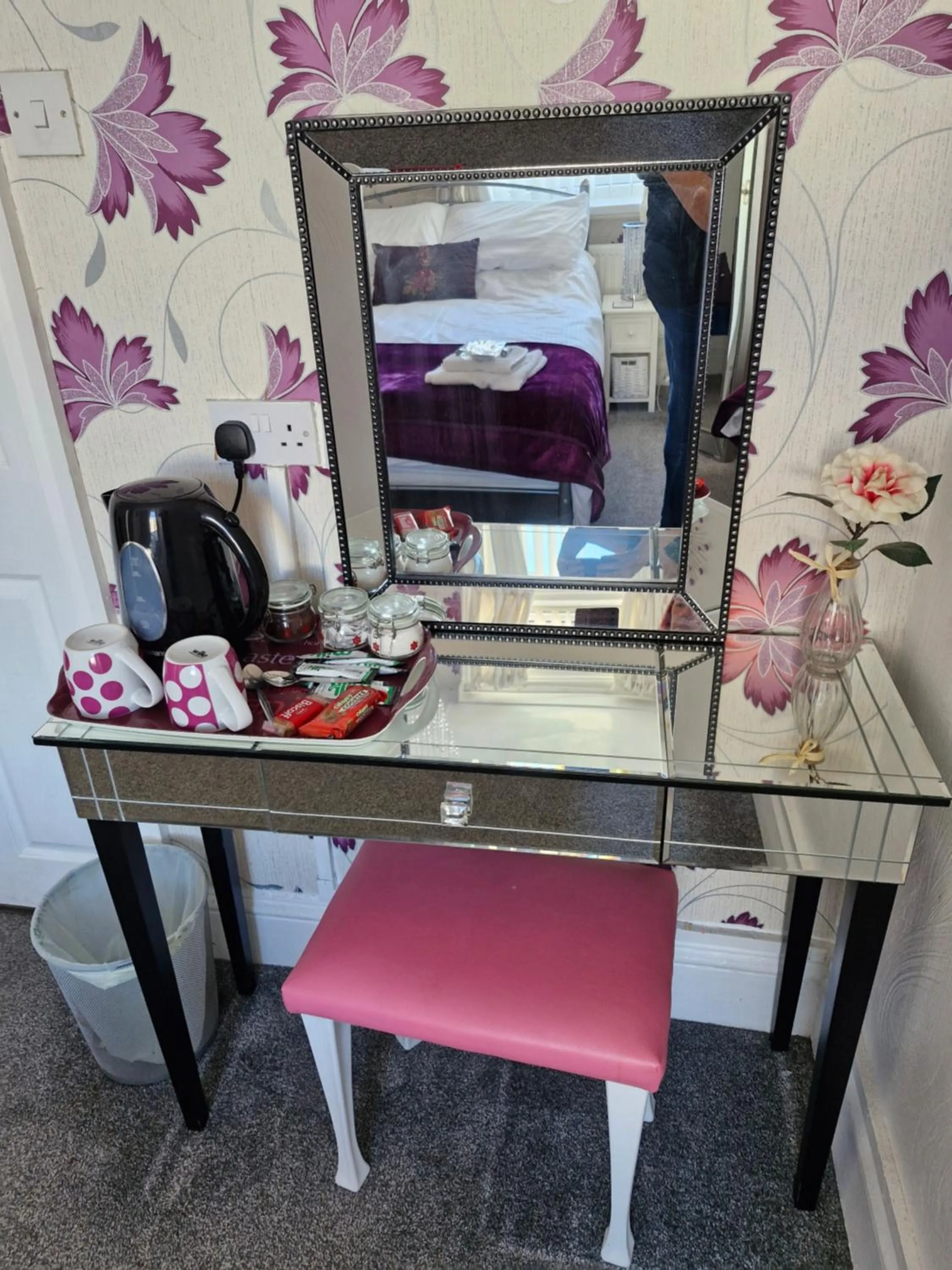 Bedroom, Bed in Rocklea Hotel