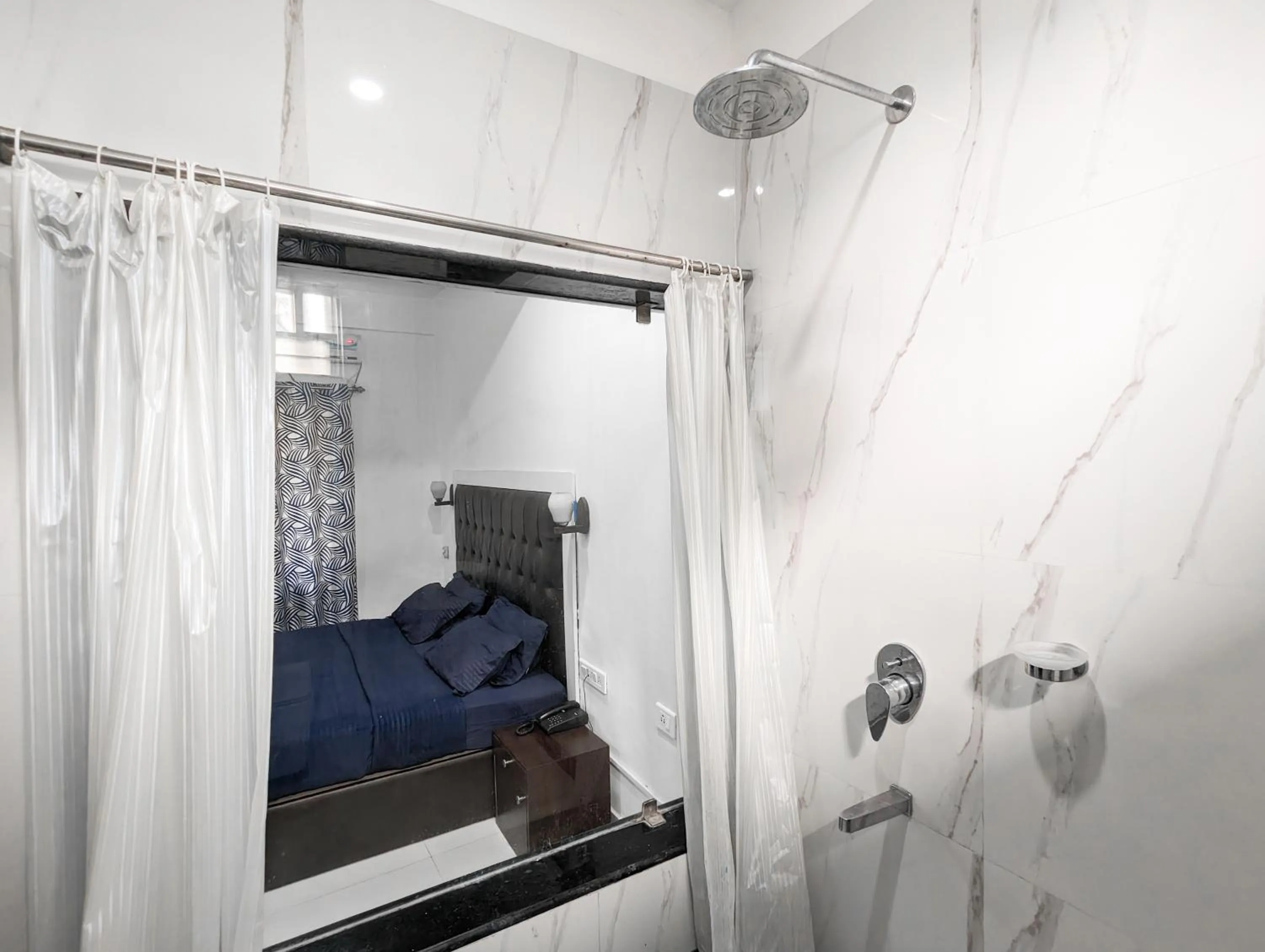 Bathroom, Bed in Swati