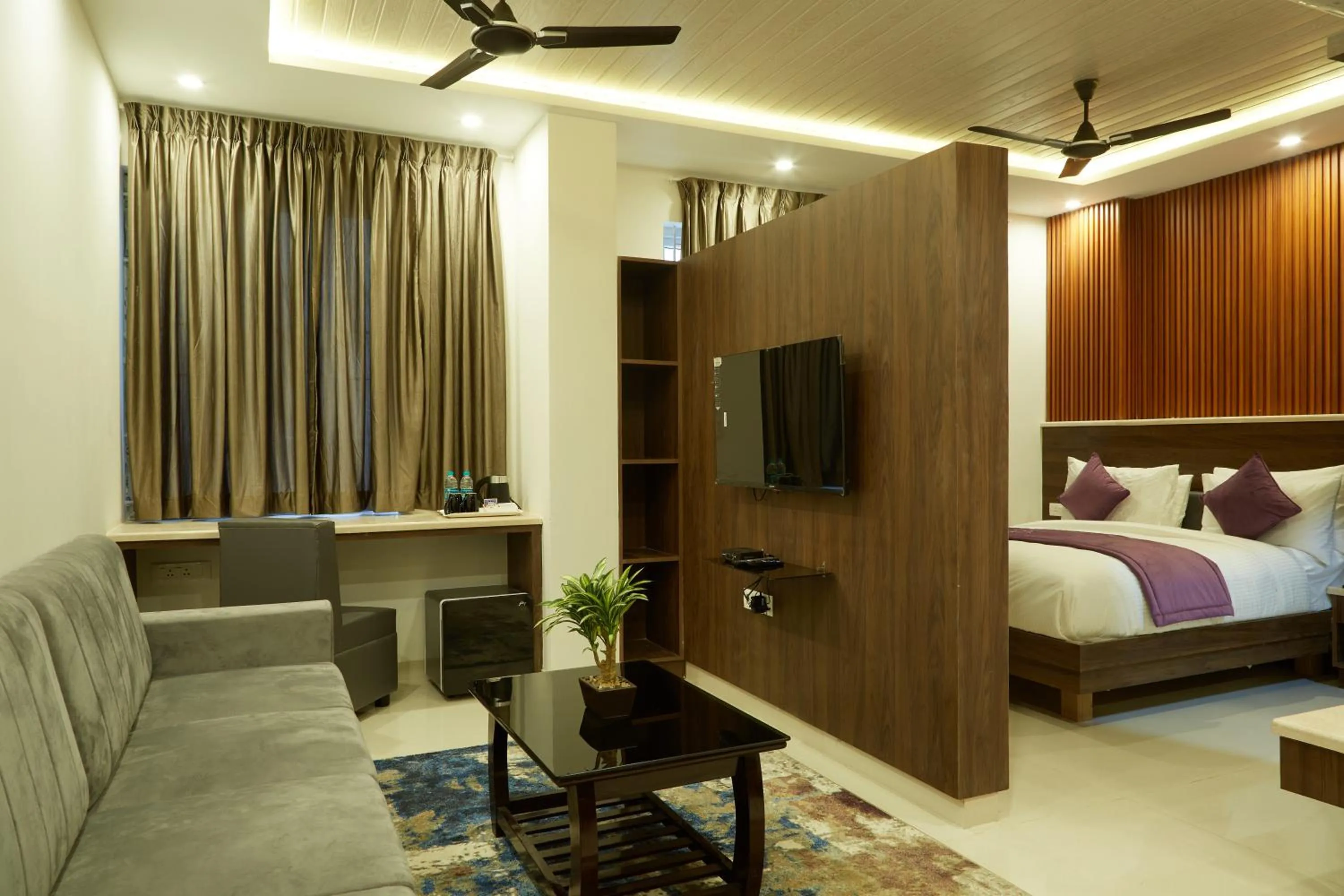 TV and multimedia, Bed in VOVO PREMIER HOTEL