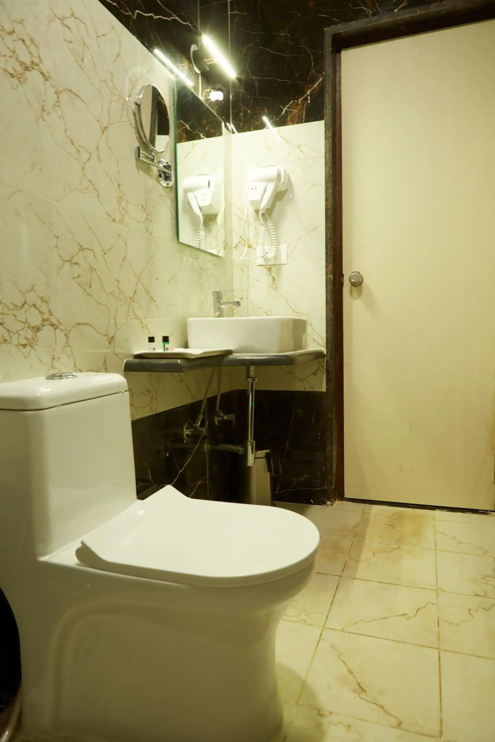 Deluxe Double Room in VOVO PREMIER HOTEL Deluxe Double Room in VOVO PREMIER HOTEL