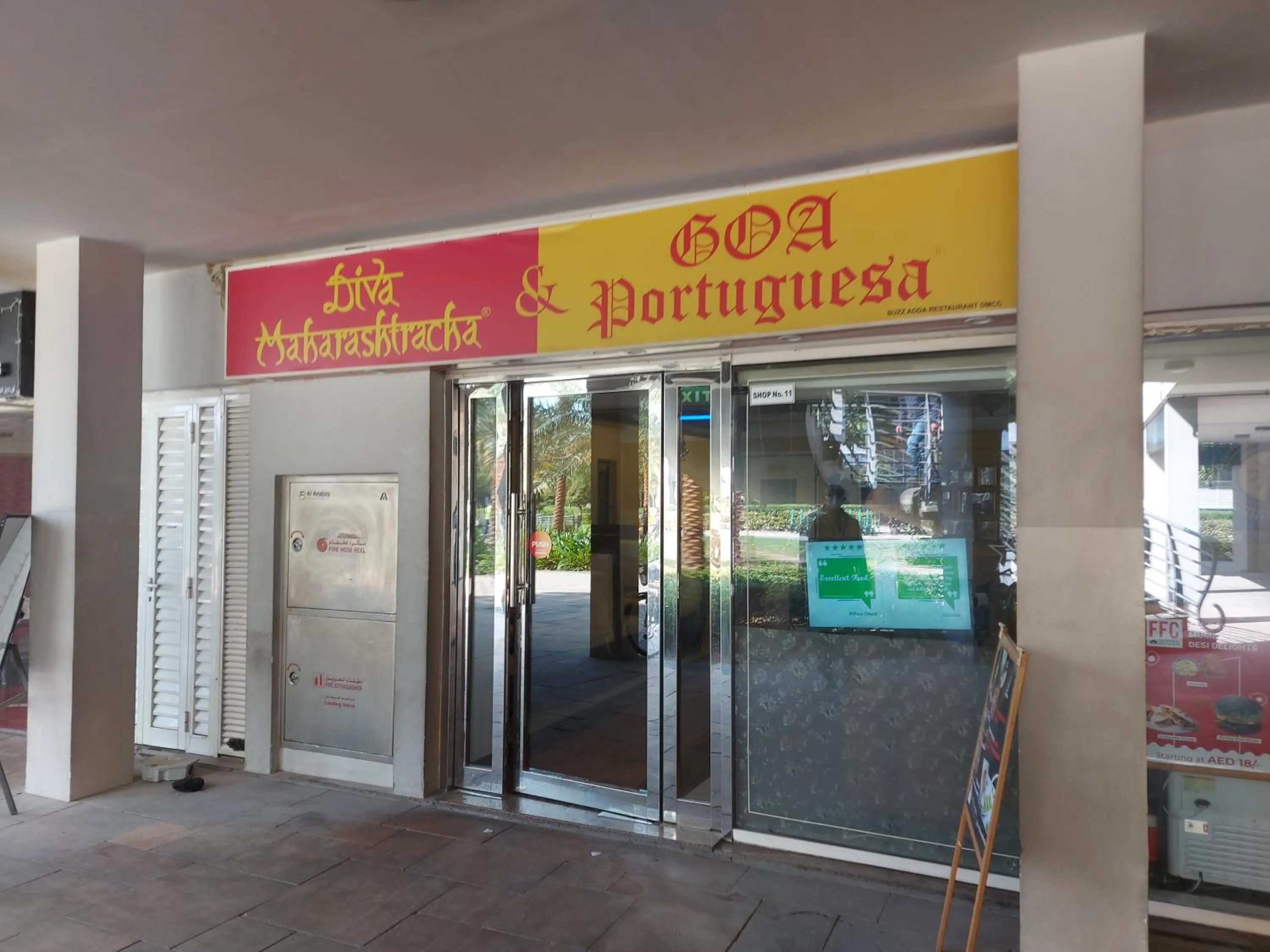 Restaurant/places to eat in White Sage - Gorgeous Apartment in JLT Near the Metro Station