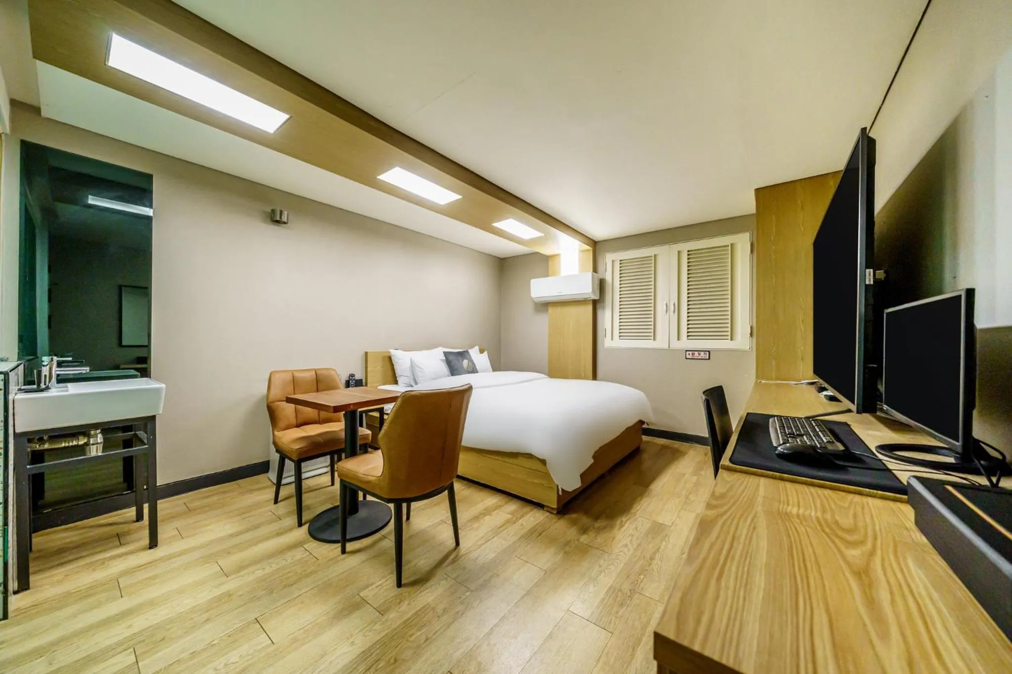 Bed in Bulgwang 3S Hotel