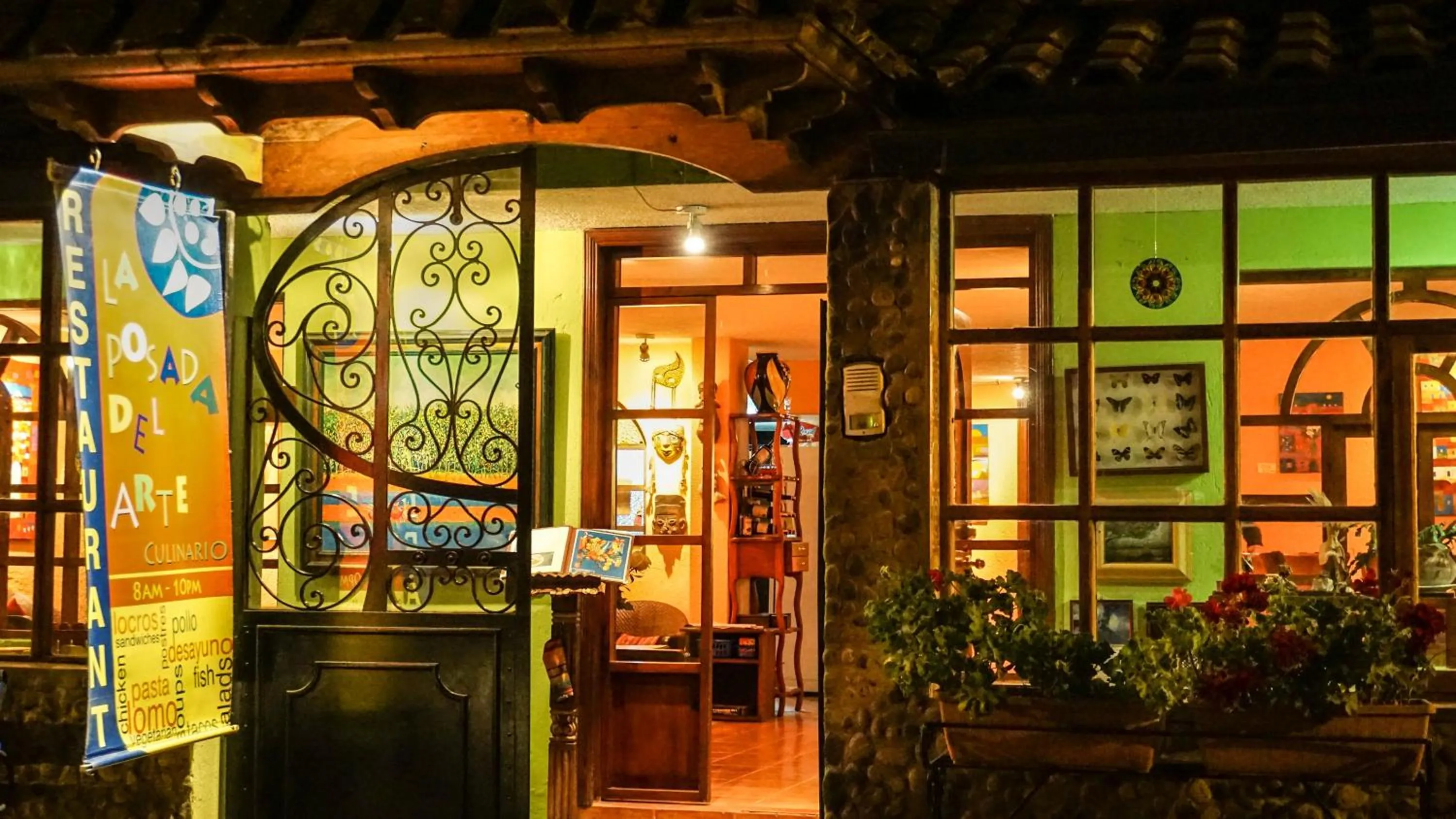 Facade/entrance in La Posada Del Arte