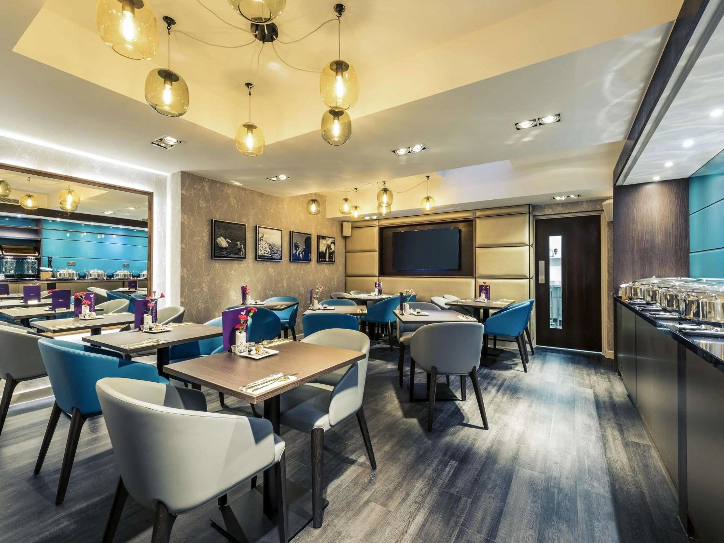 Restaurant/places to eat in Mercure London Hyde Park Hotel