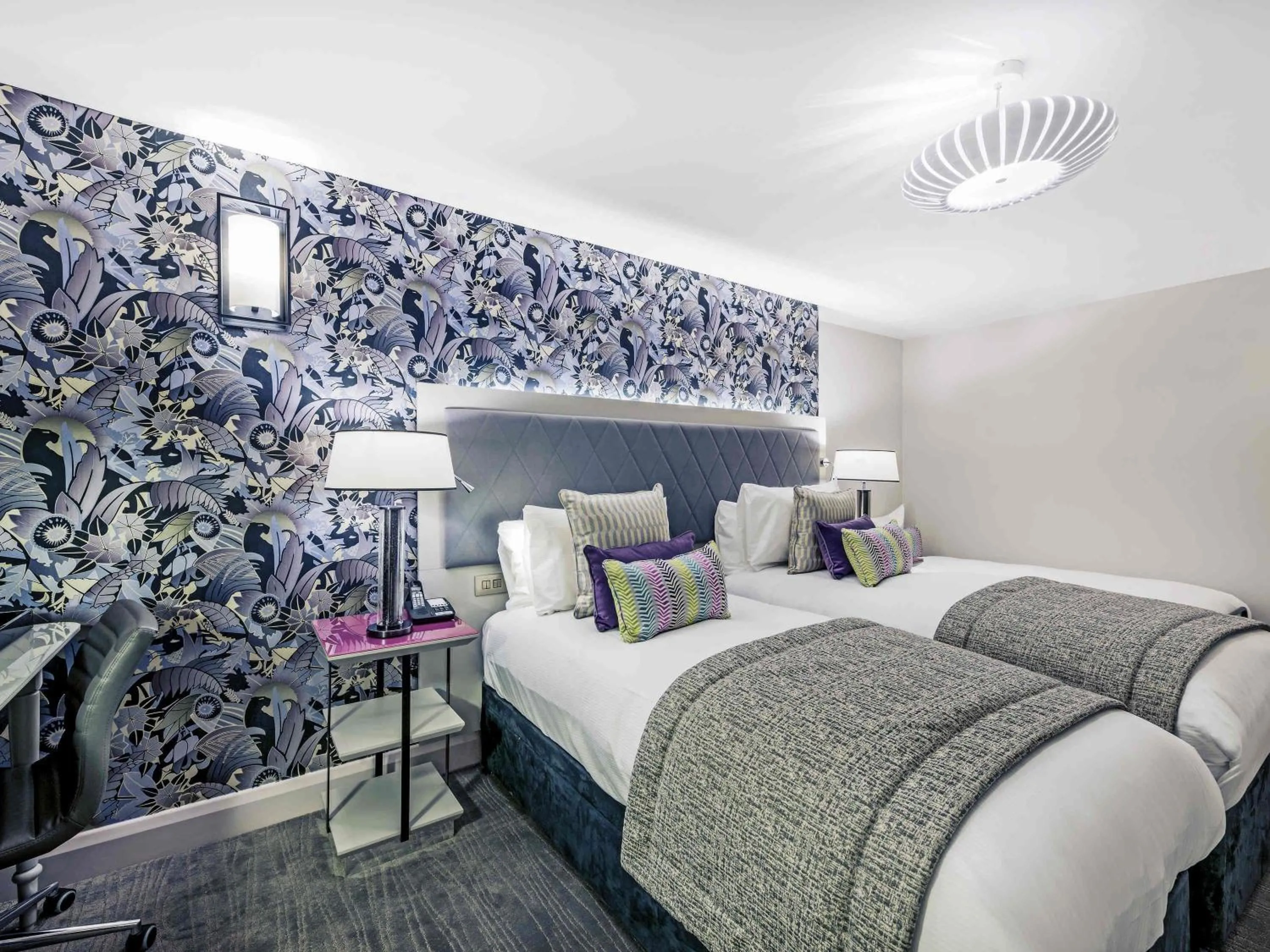 Bedroom, Bed in Mercure London Hyde Park Hotel