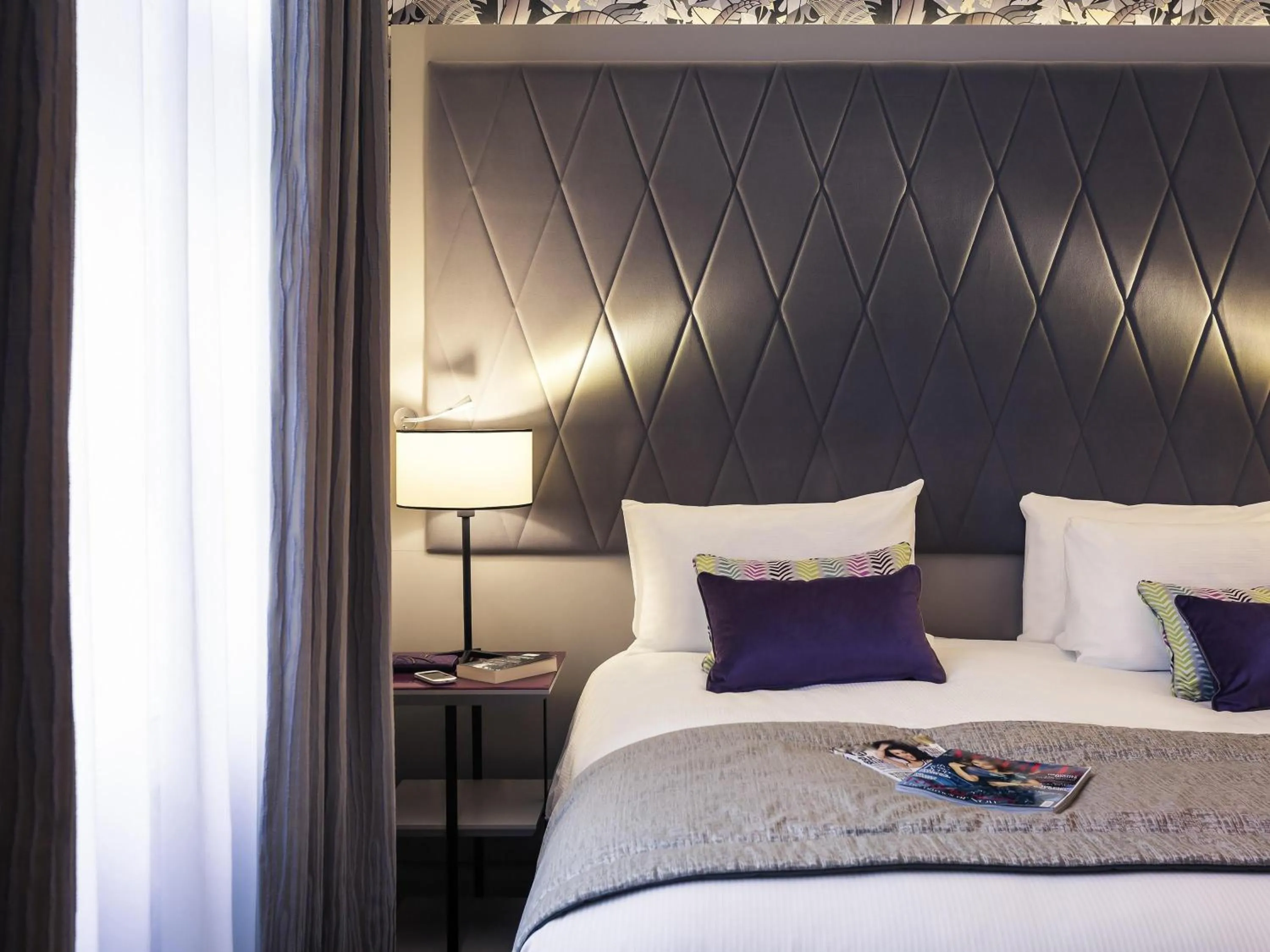 Bedroom, Bed in Mercure London Hyde Park Hotel