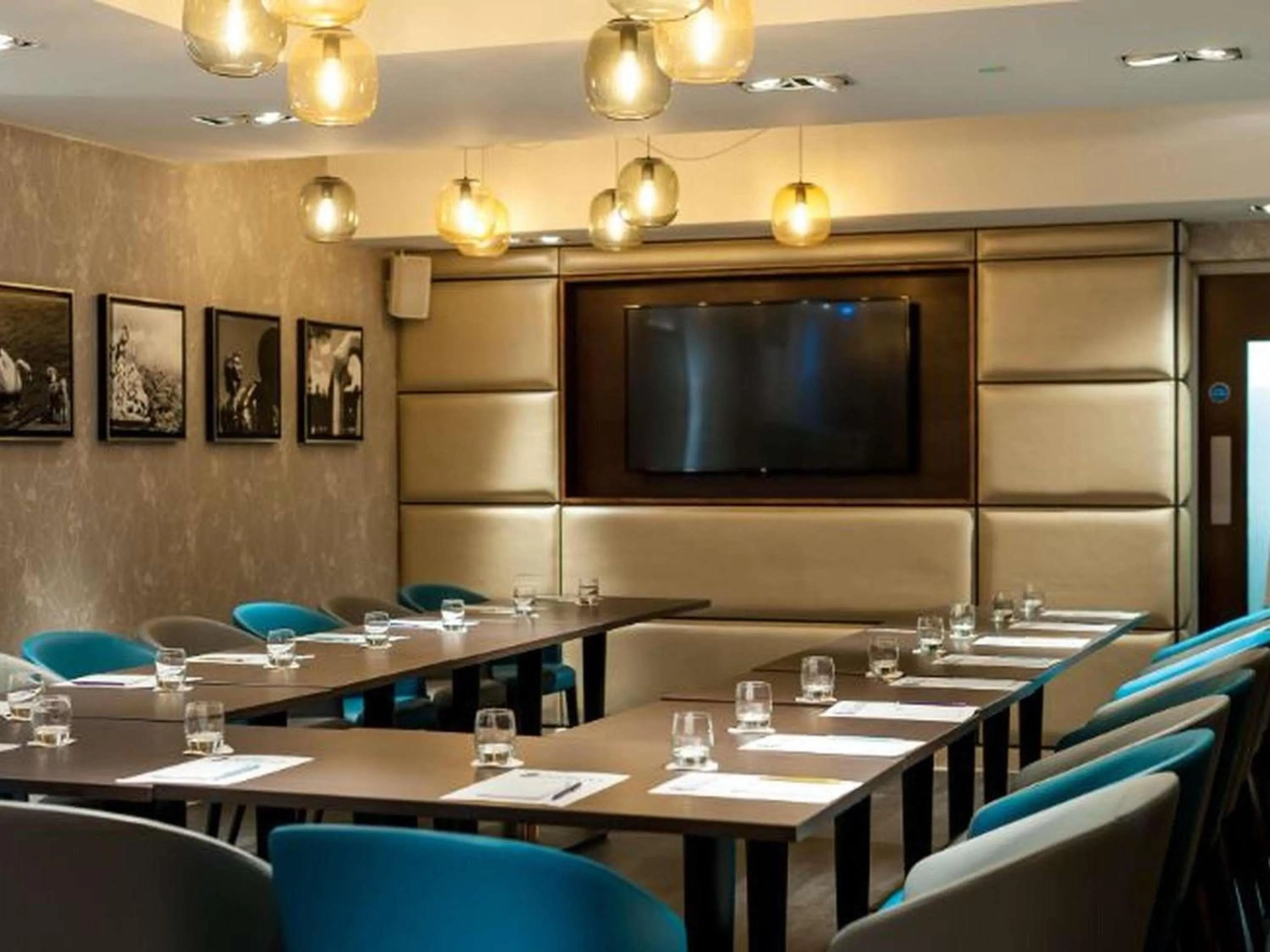 wedding in Mercure London Hyde Park Hotel