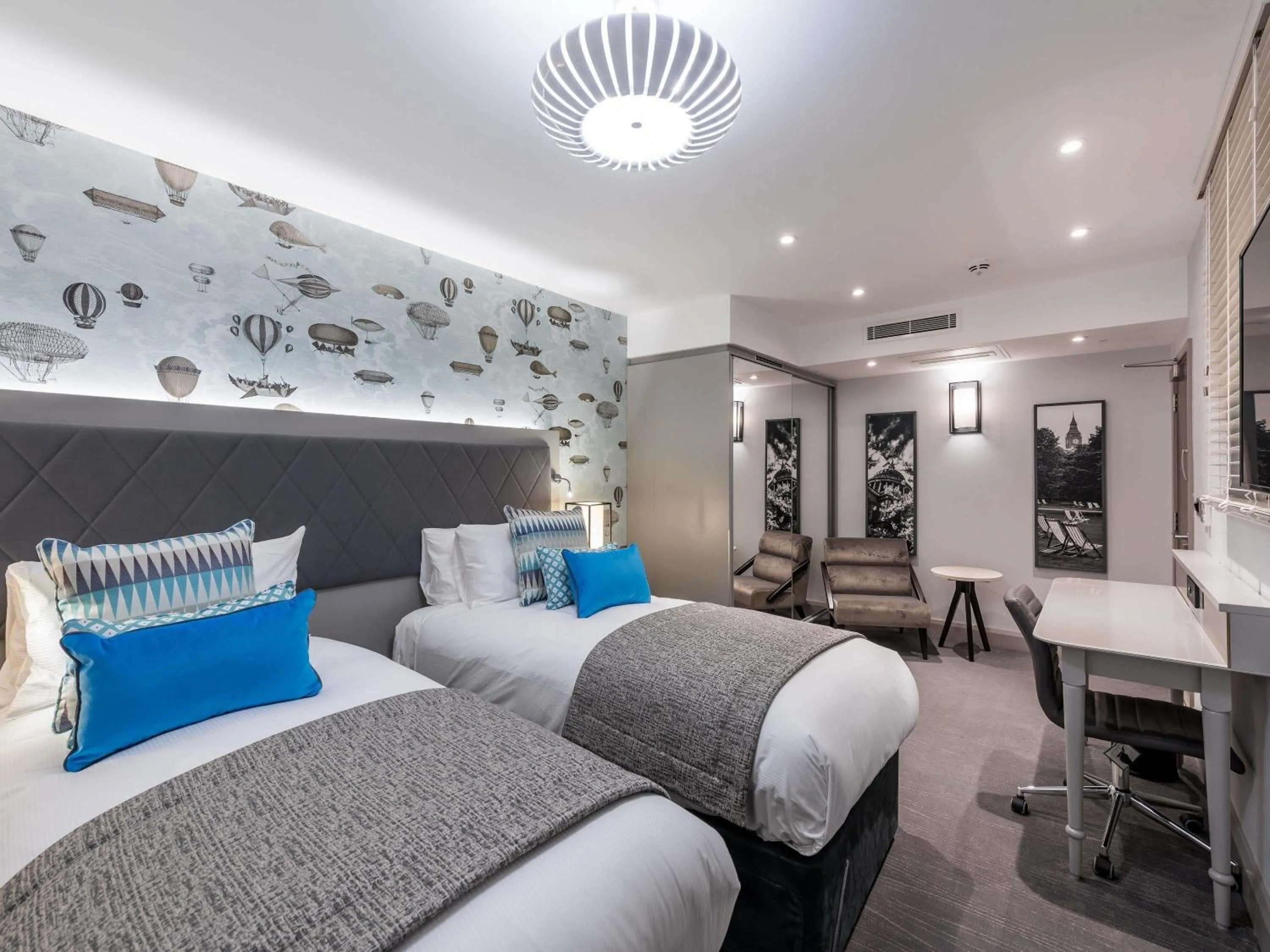 Bedroom, Bed in Mercure London Hyde Park Hotel