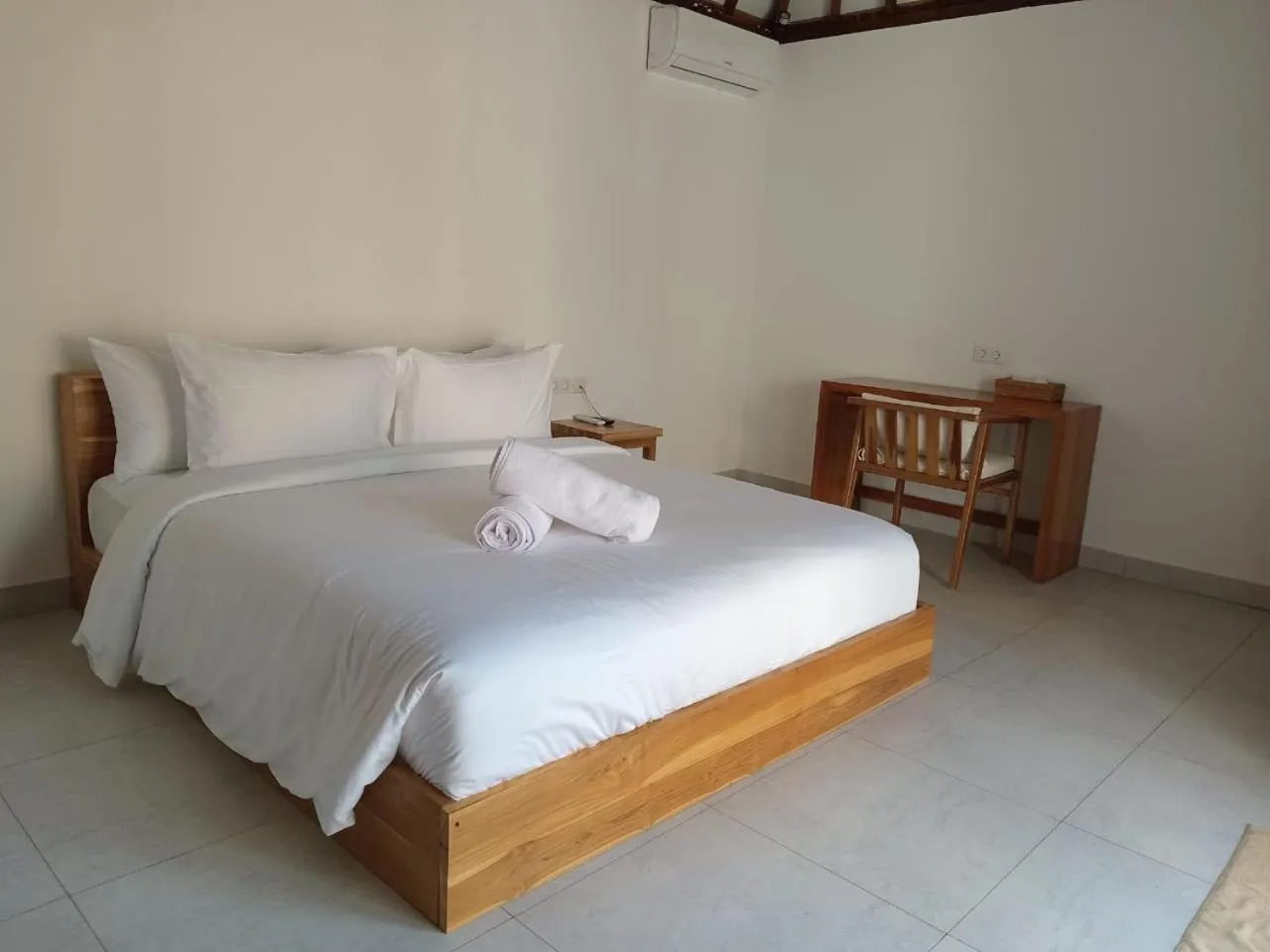 Property building, Bed in Villa Penyu Gili Trawangan