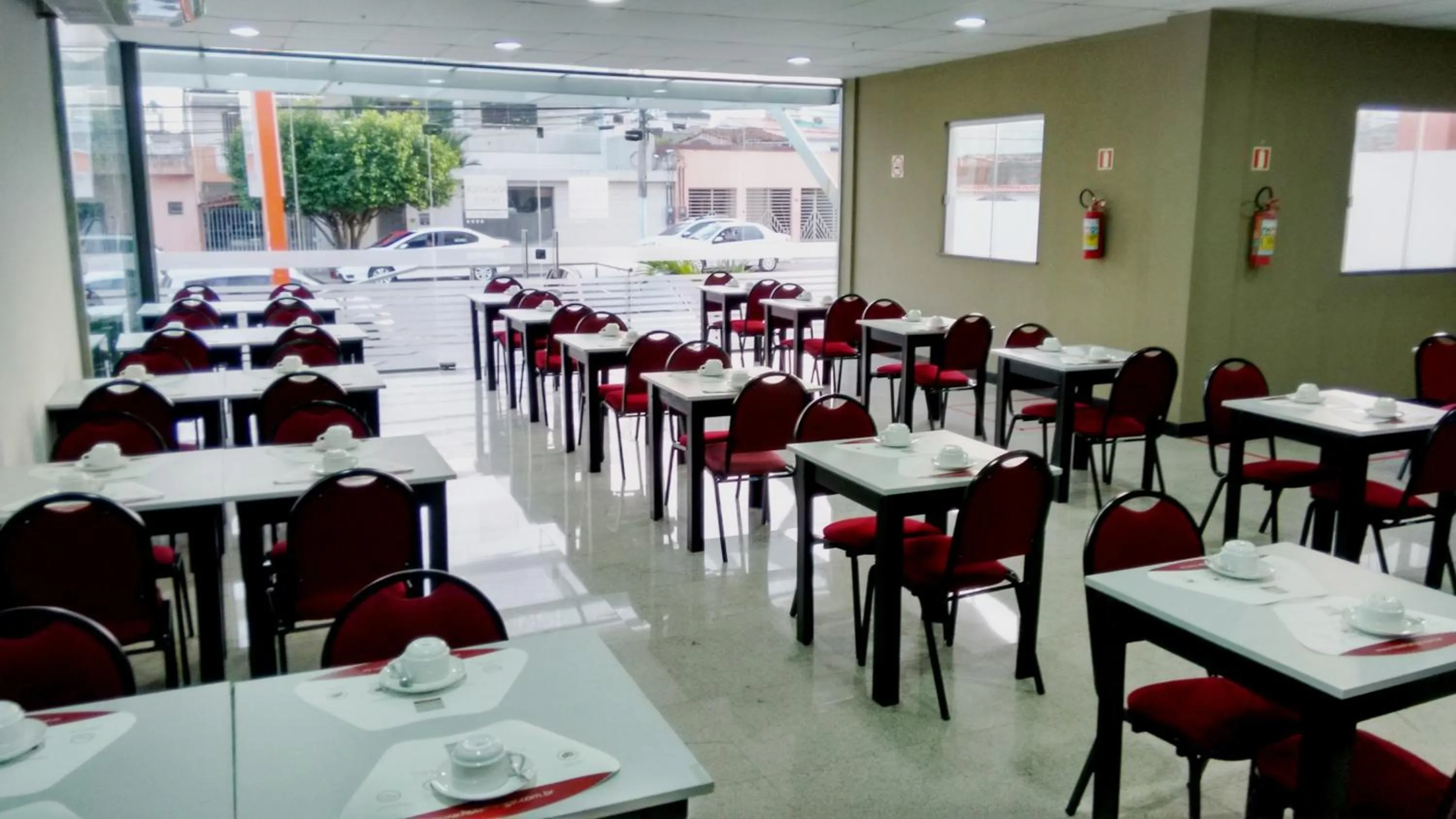 Restaurant/places to eat in Rede Andrade Hangar