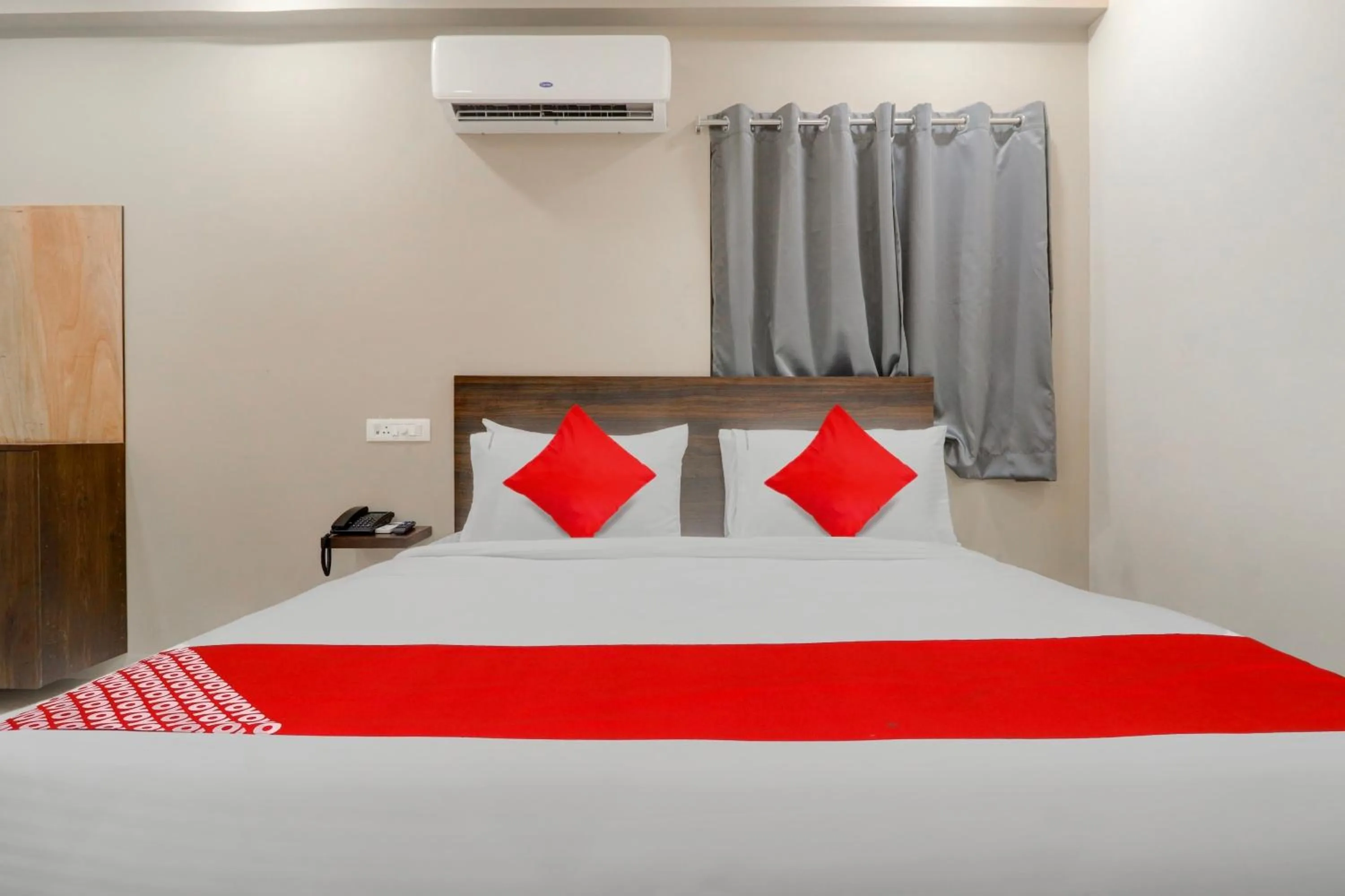 Bedroom, Bed in Hotel O Prime Time Hotel