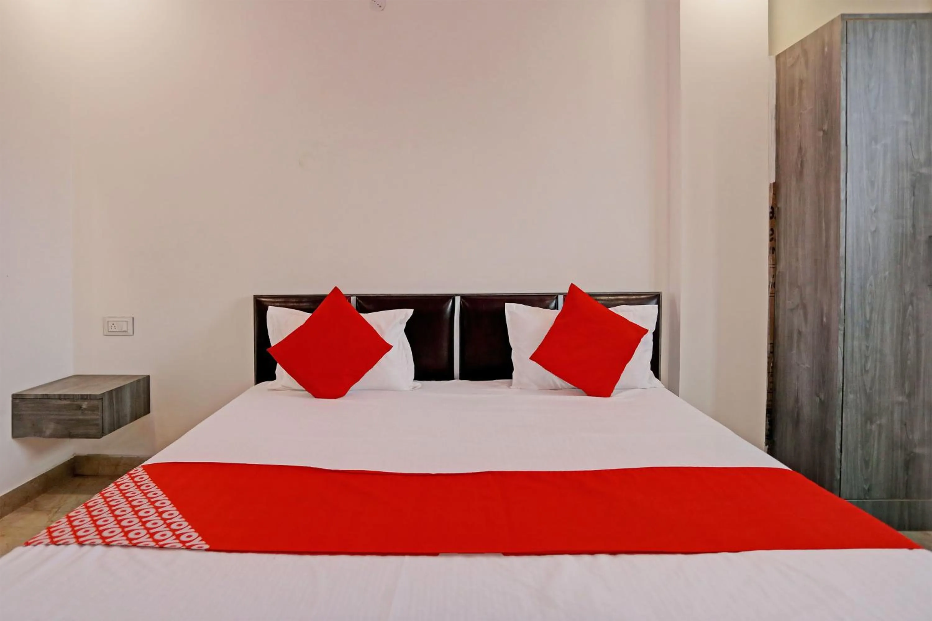 Bedroom, Bed in Hotel O by OYO Royal Residency
