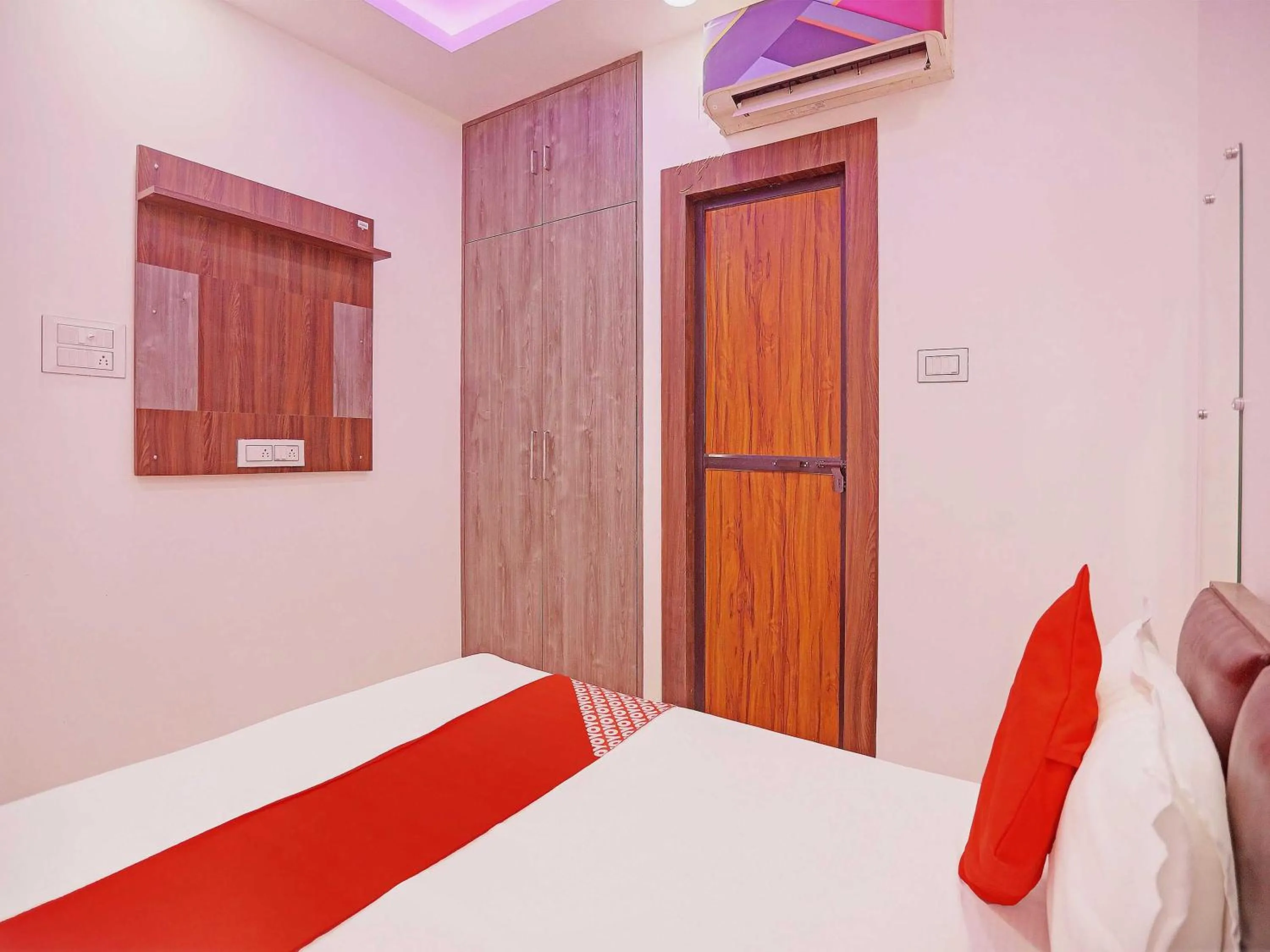 Bedroom, Bed in Hotel O by OYO Royal Residency