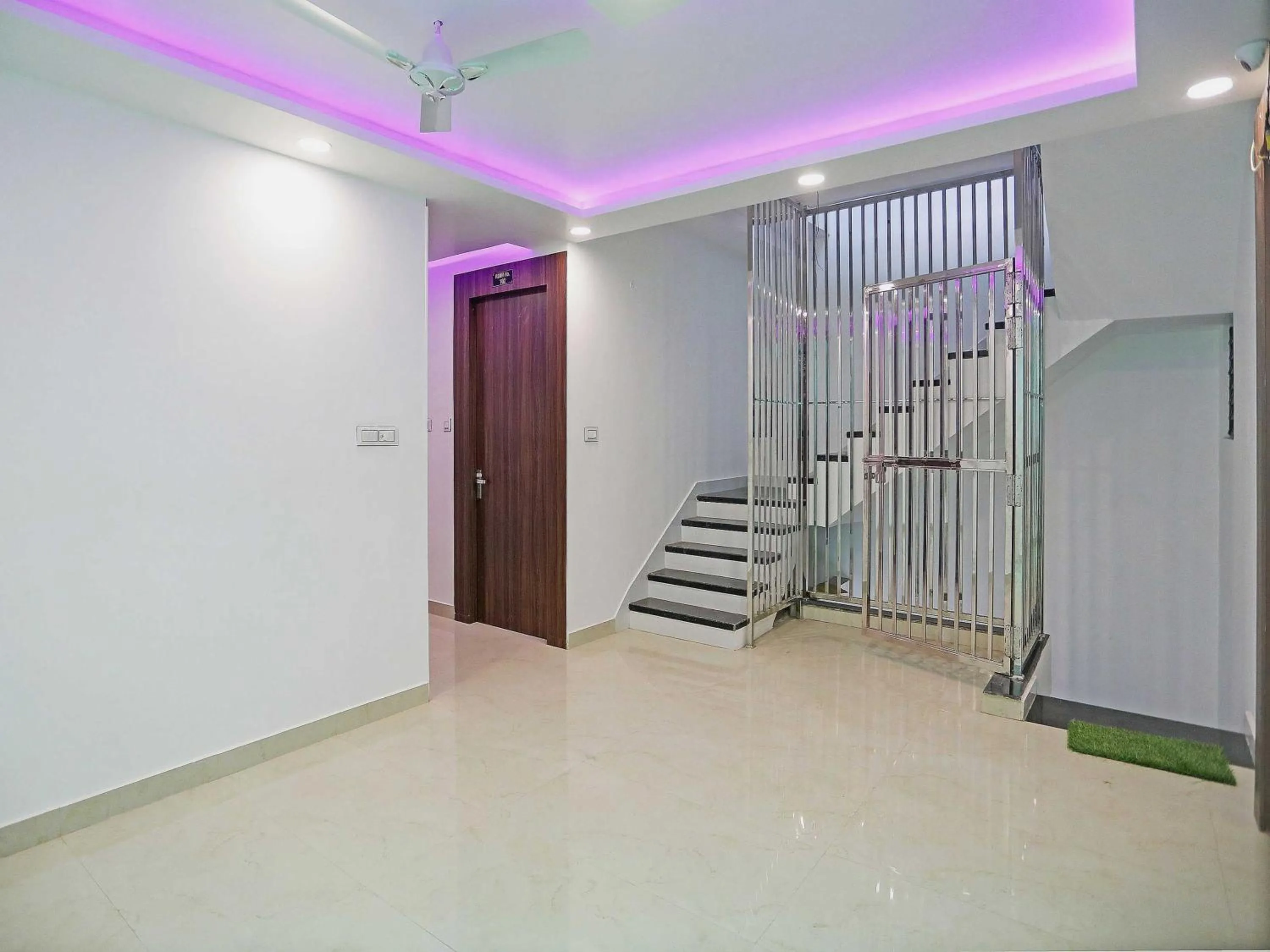 Lobby or reception in Hotel O by OYO Royal Residency