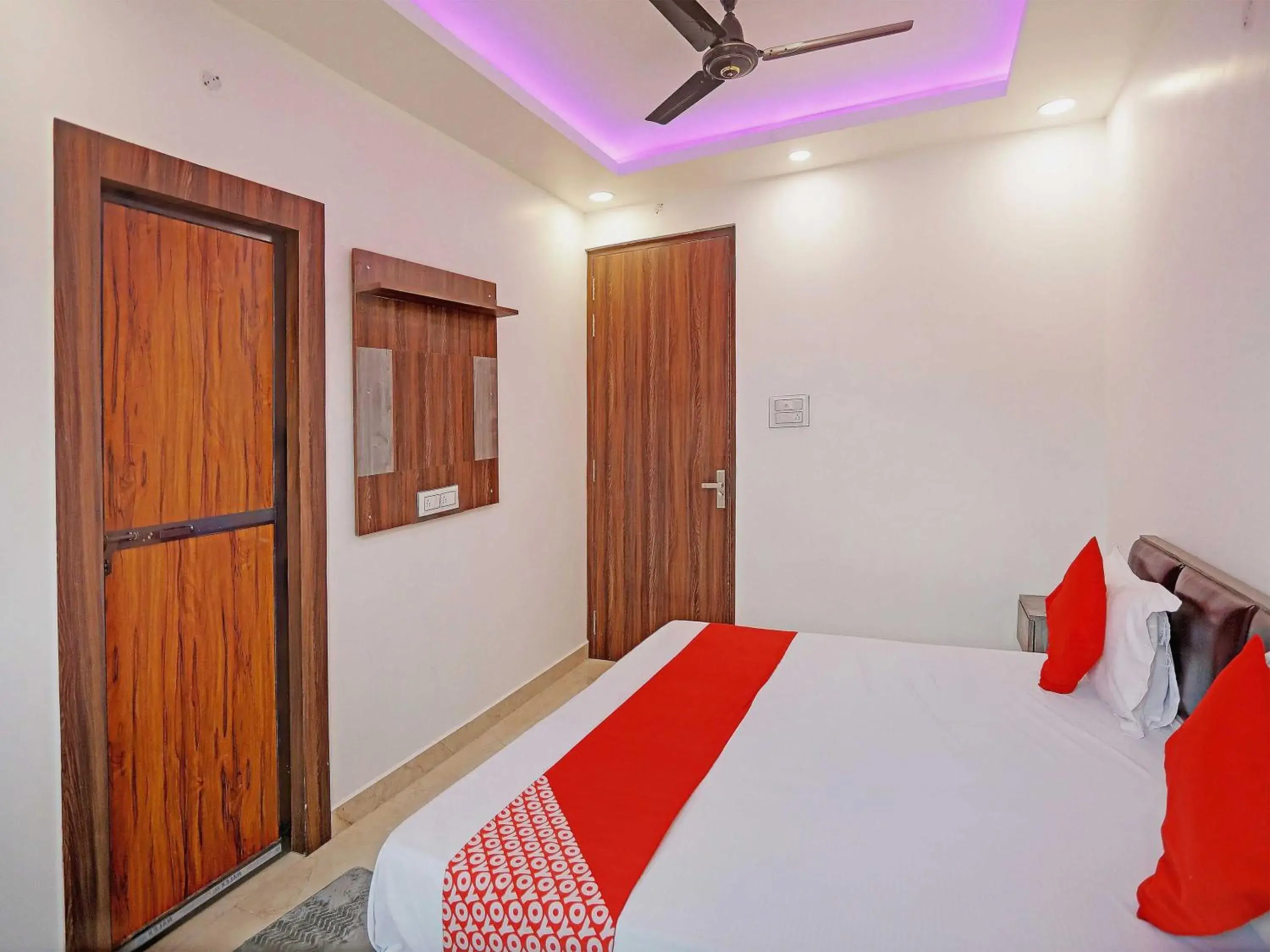 Classic Triple Room - single occupancy in Hotel O by OYO Royal Residency Classic Triple Room - single occupancy in Hotel O by OYO Royal Residency