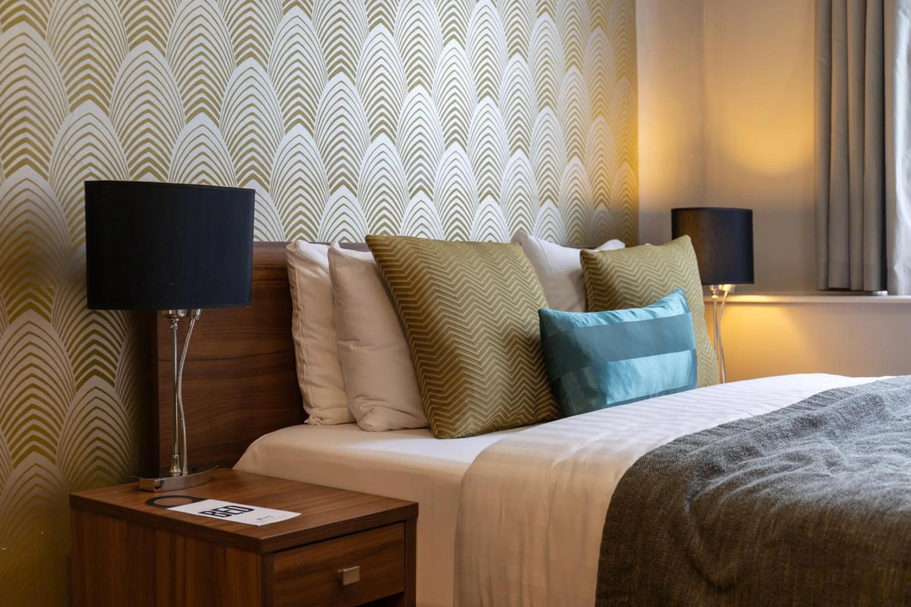 Bedroom, Bed in Best Western Mornington Hotel Hyde Park