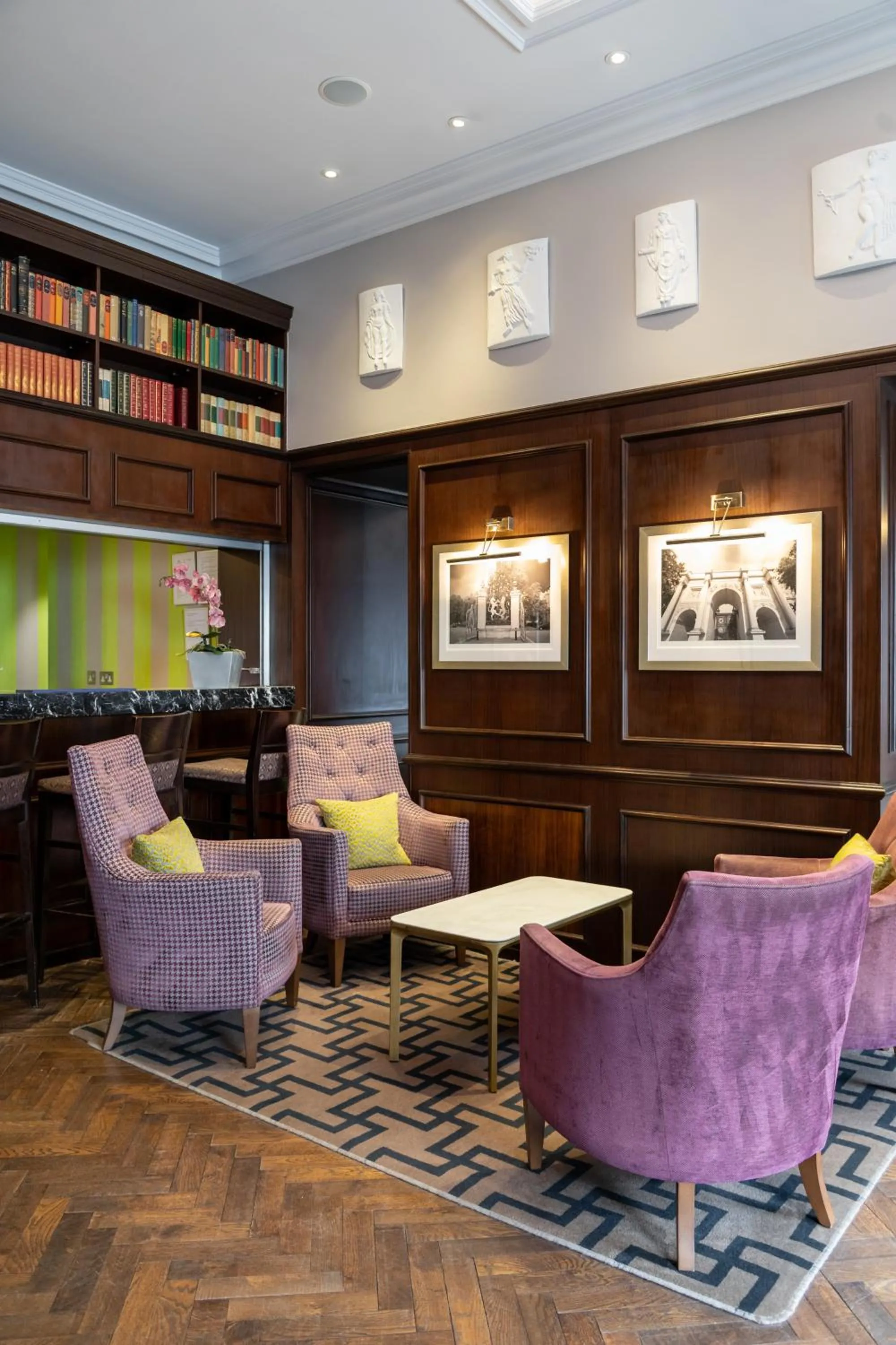 Library in Best Western Mornington Hotel Hyde Park