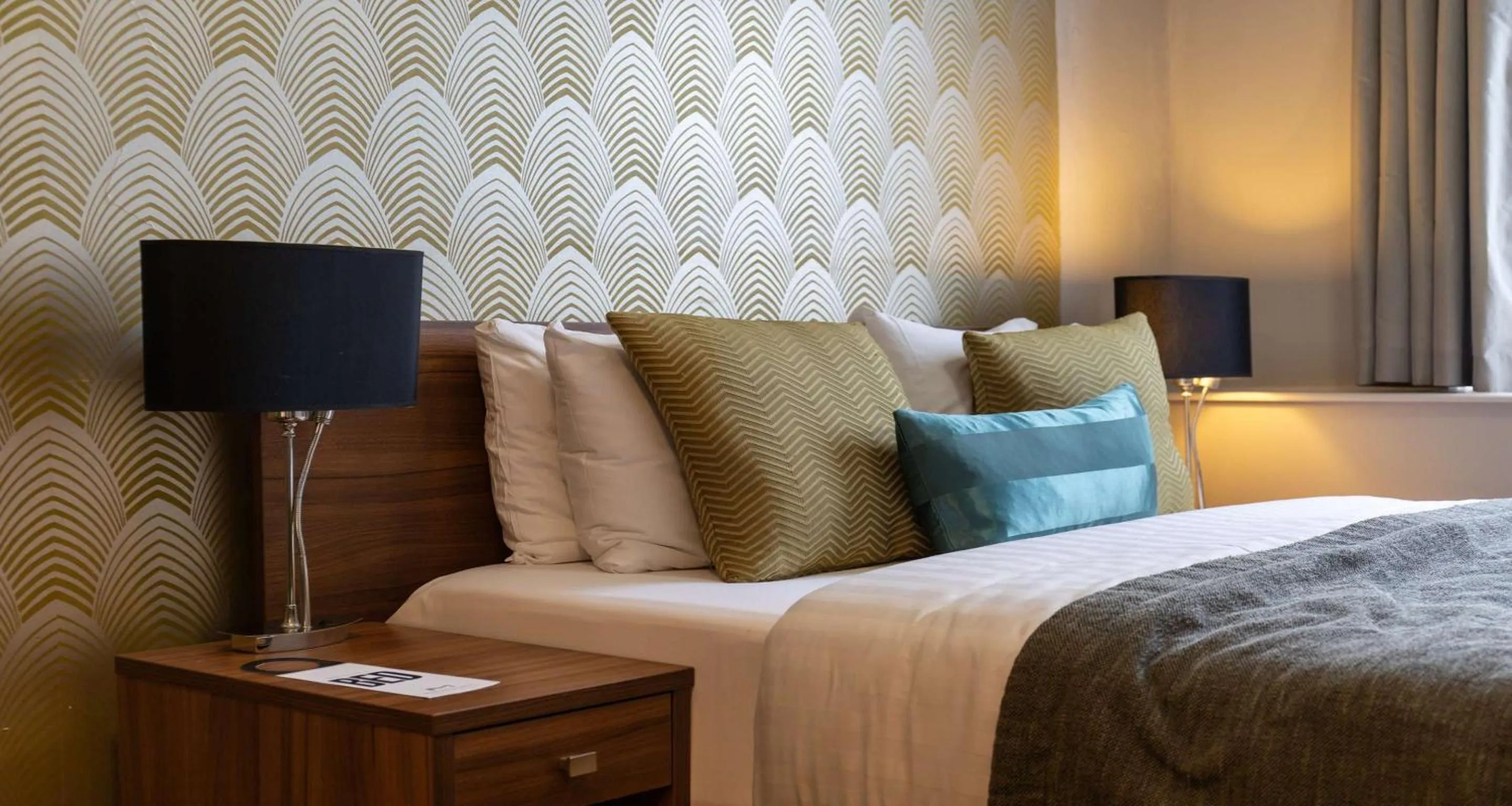 Bedroom, Bed in Best Western Mornington Hotel Hyde Park