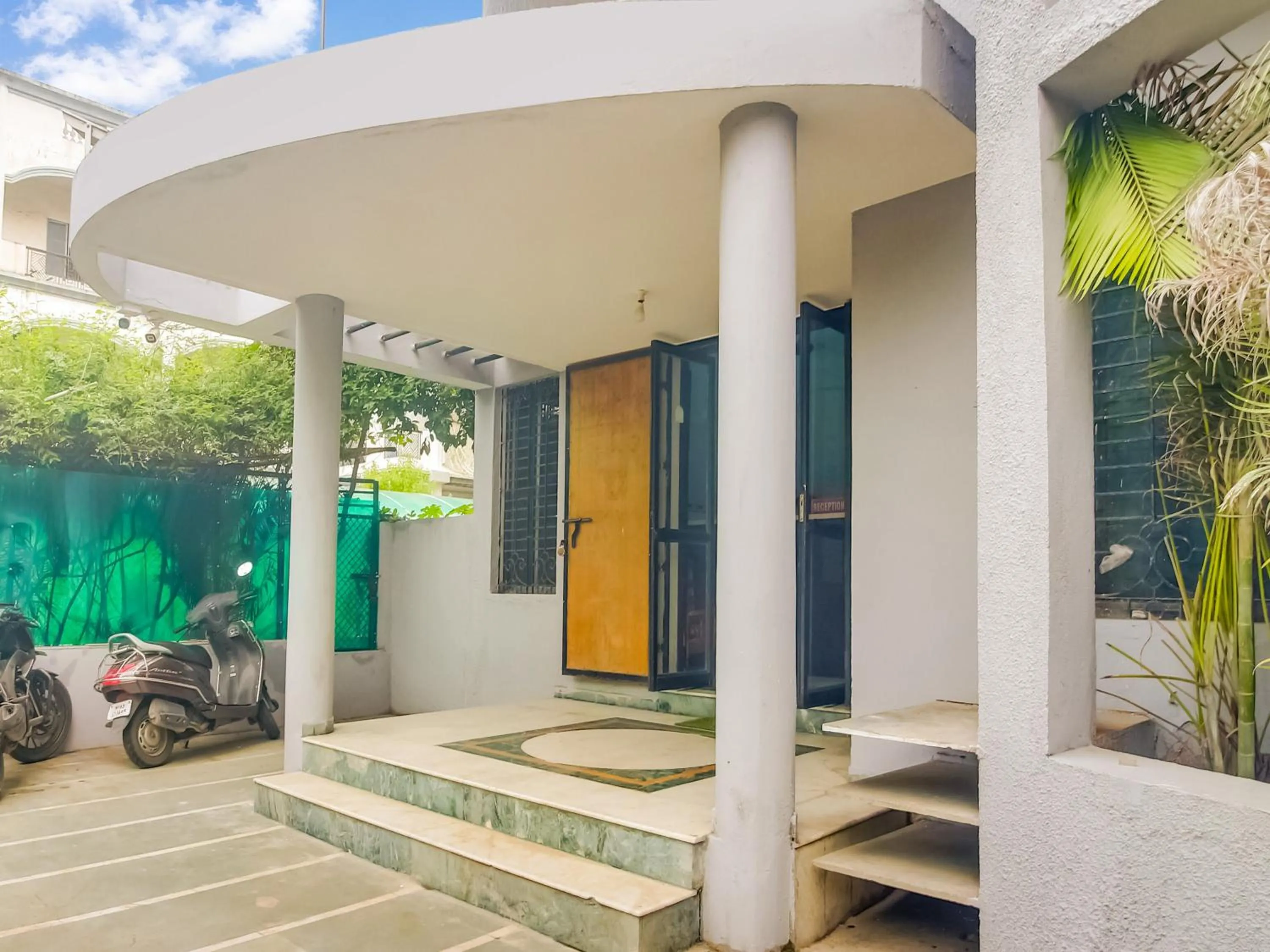 Facade/entrance in Super Hotel O Space Inn