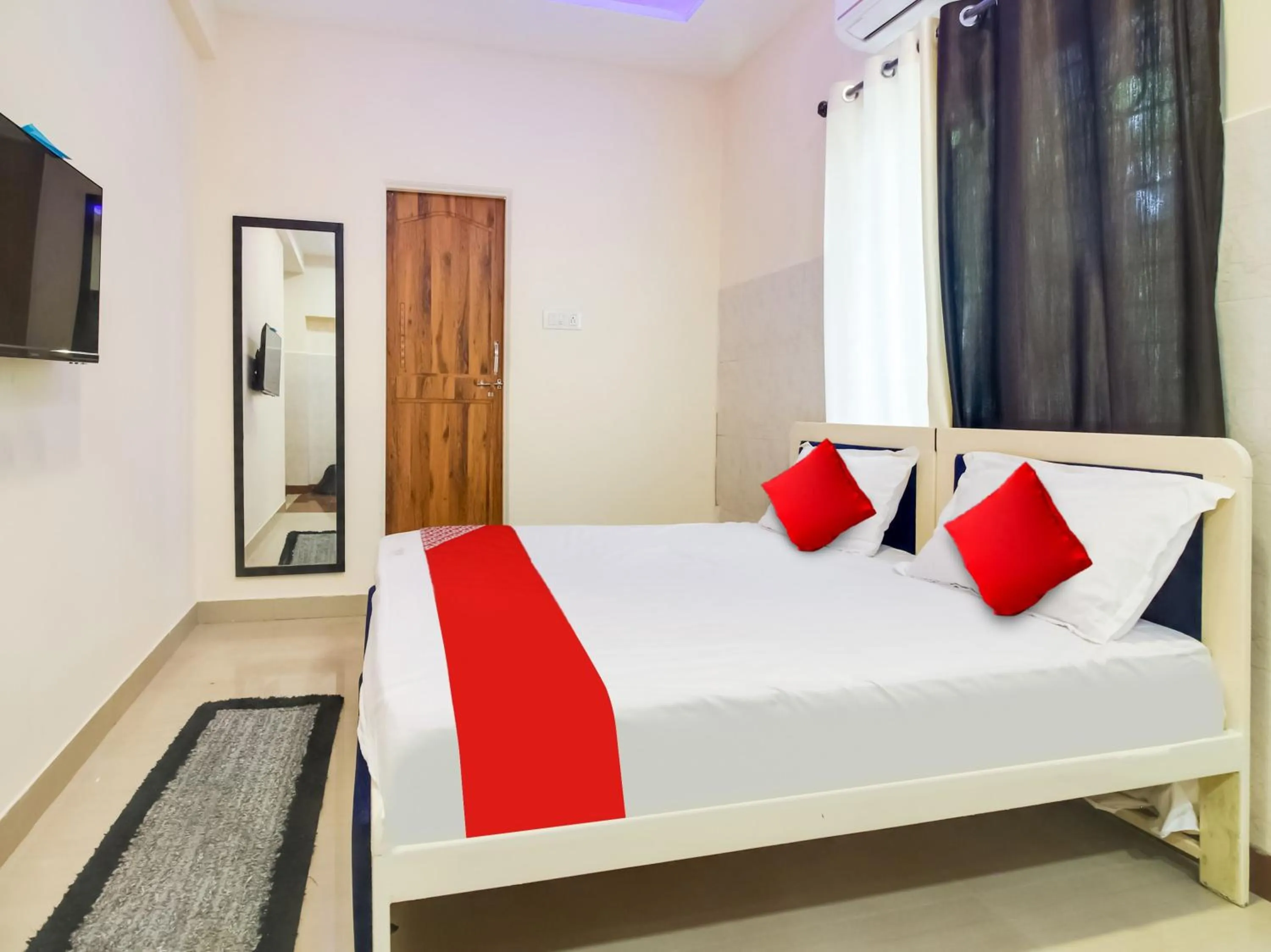 Bedroom, Bed in OYO Flagship Hotel Space Inn