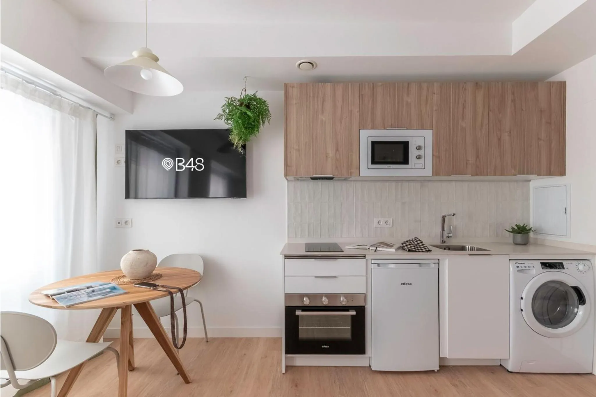 Dining area in B48 Bilbao Abando