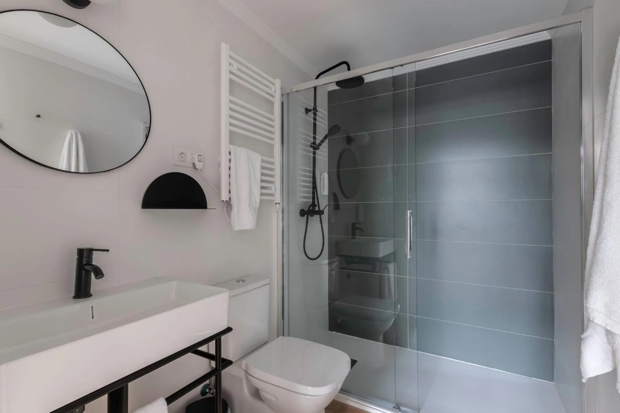 Bathroom in B48 Bilbao Abando