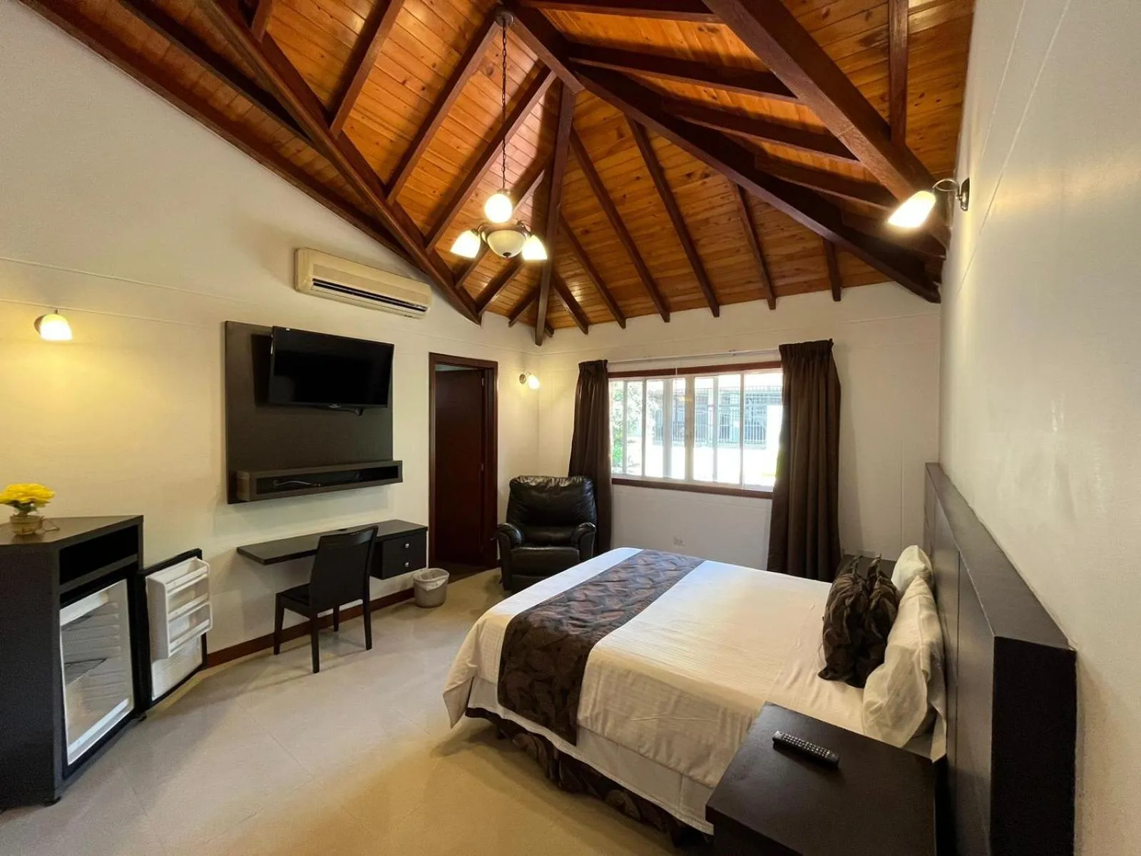 Bed in Serenity Suites Casa Boutique