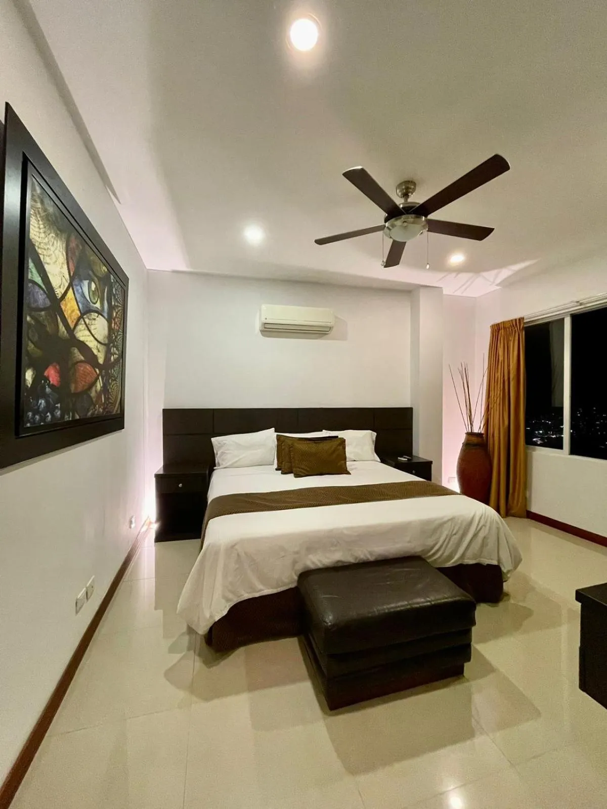 Bed in Serenity Suites Casa Boutique