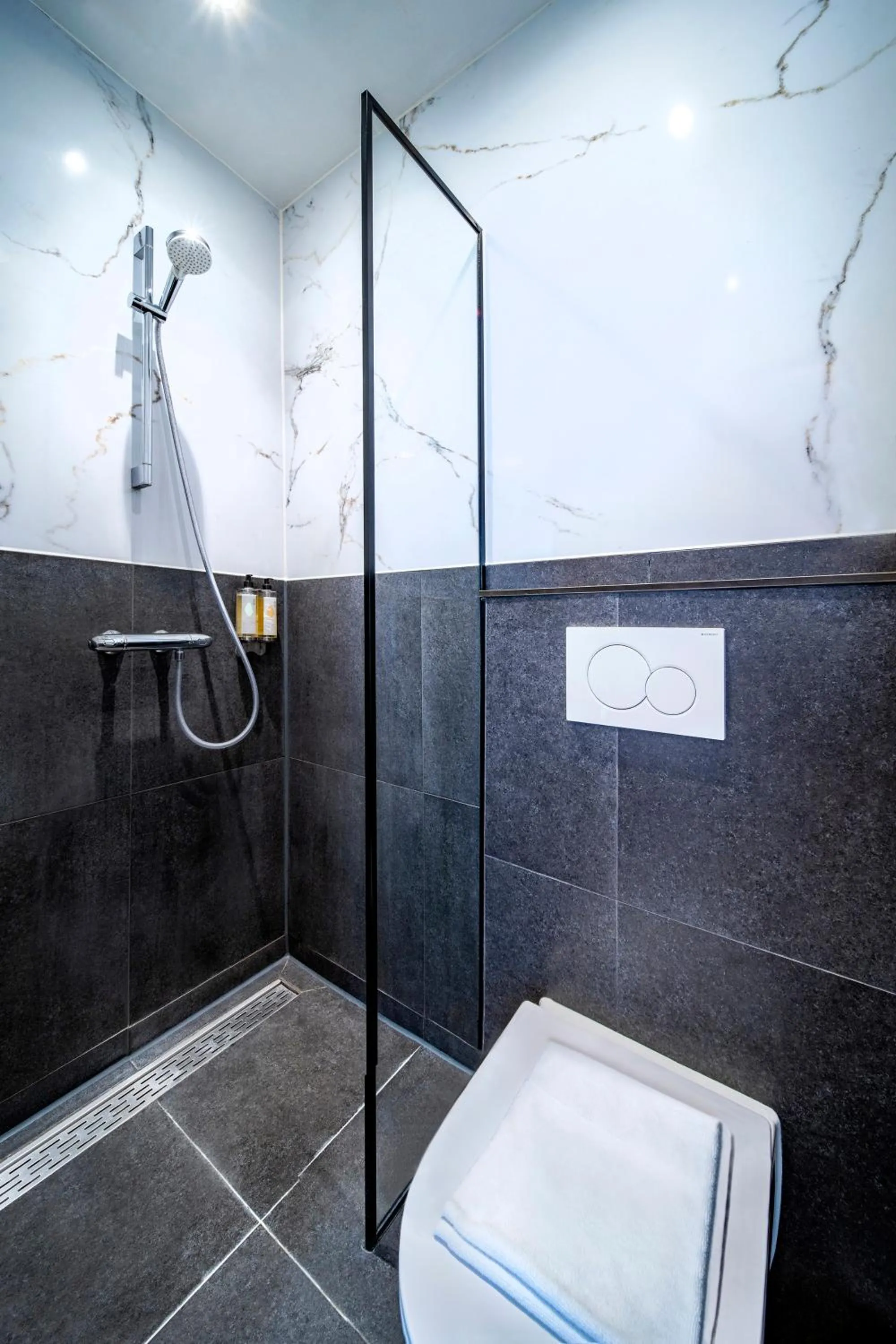 Bathroom in Hotel Nes Amsterdam