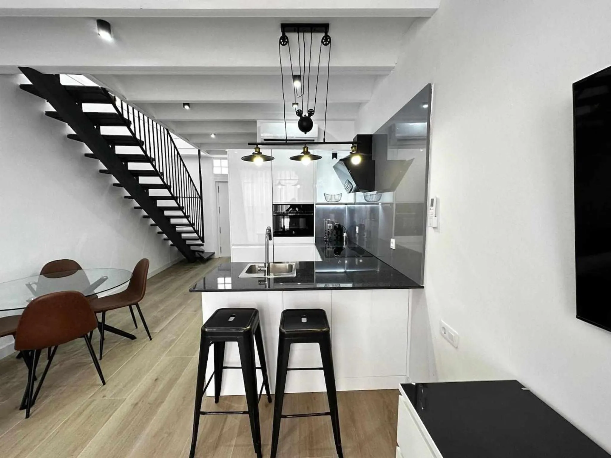 A H Rentals Van Gogh apartamento