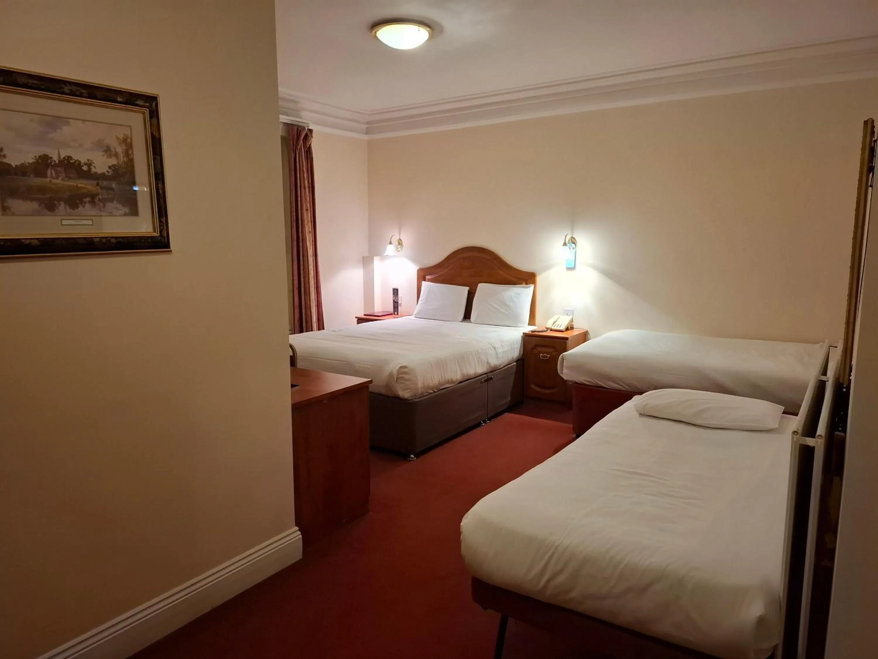 Bed in Borough Arms Hotel