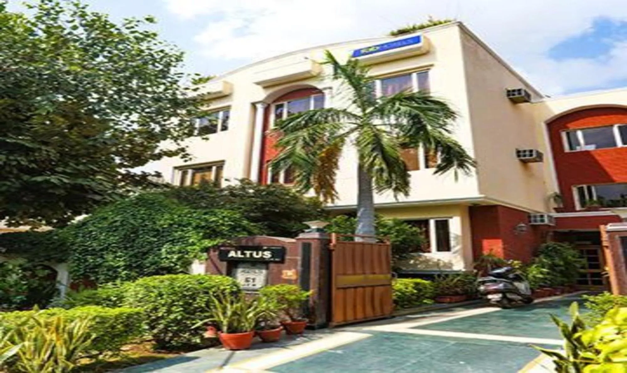 Property building in FabHotel Altus