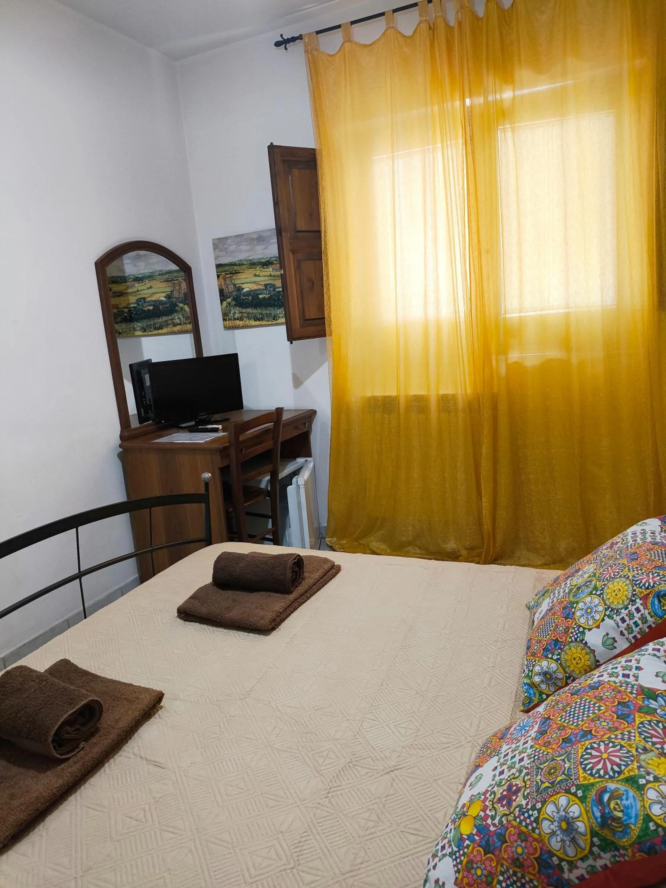 Bedroom, Bed in B&B Gi-Rosa Caltagirone