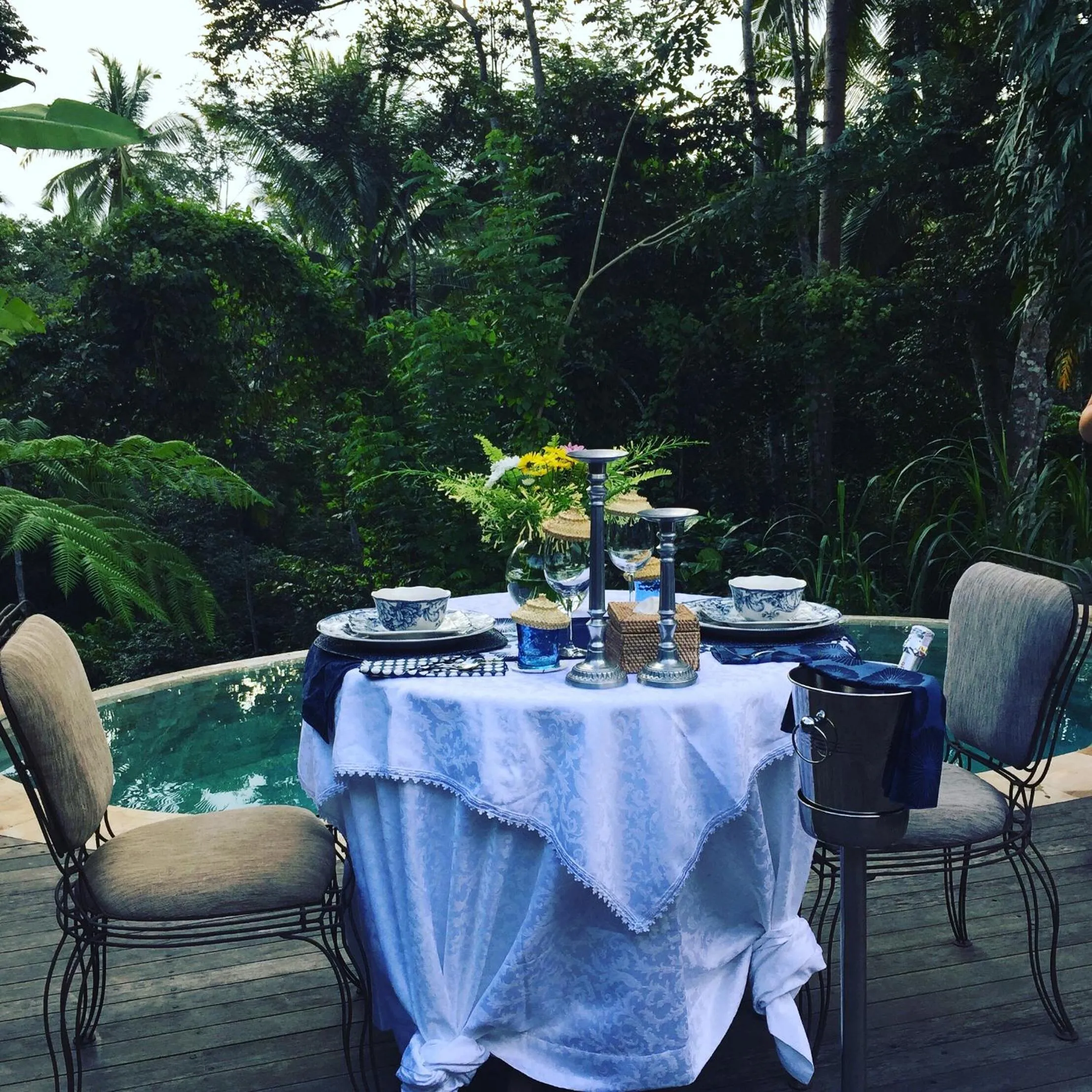 Restaurant/places to eat in Sandat Glamping Tents